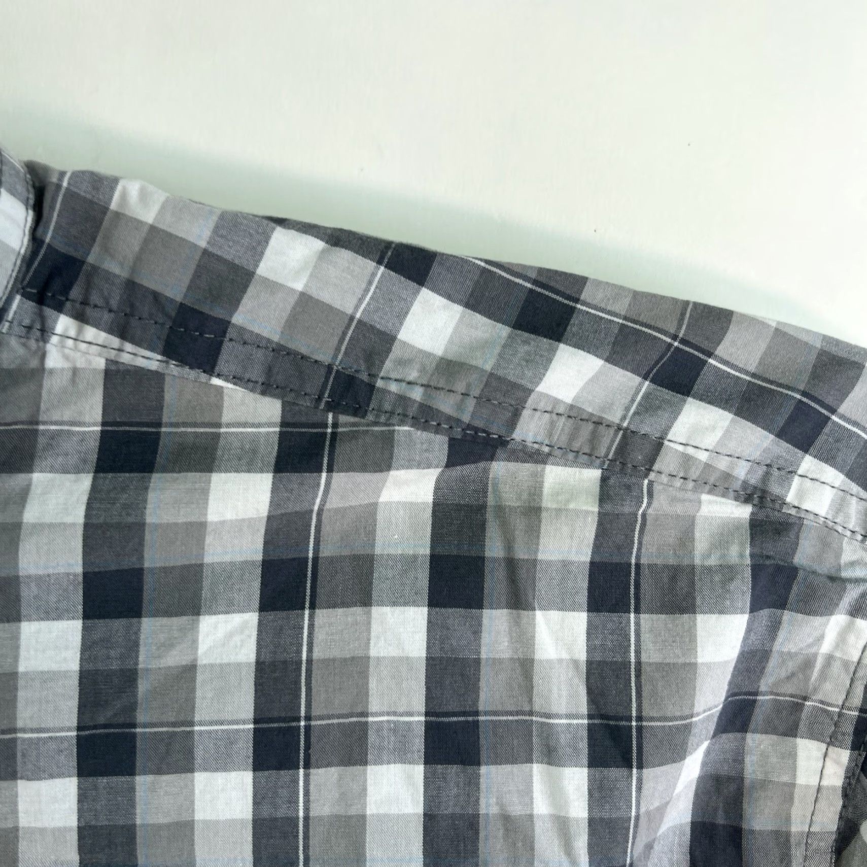 Vintage C. E. Schmidt Workwear Plaid Button-Down Shirt Men’s 2XL Gray Shirt Mens 2XL Gray Plaid Button-Down Workwear Size US XXL / EU 58 / 5 - 2 Thumbnail