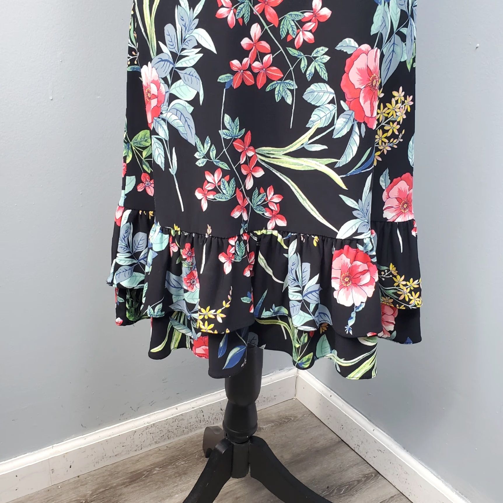 Tommy Hilfiger Tommy Hilfiger Tank Dress Womens Size 10 Multicolor Floral Overlay Sleeveless Ruffle Hem Midi Dress Size L / US 10 / IT 46 - 4 Thumbnail