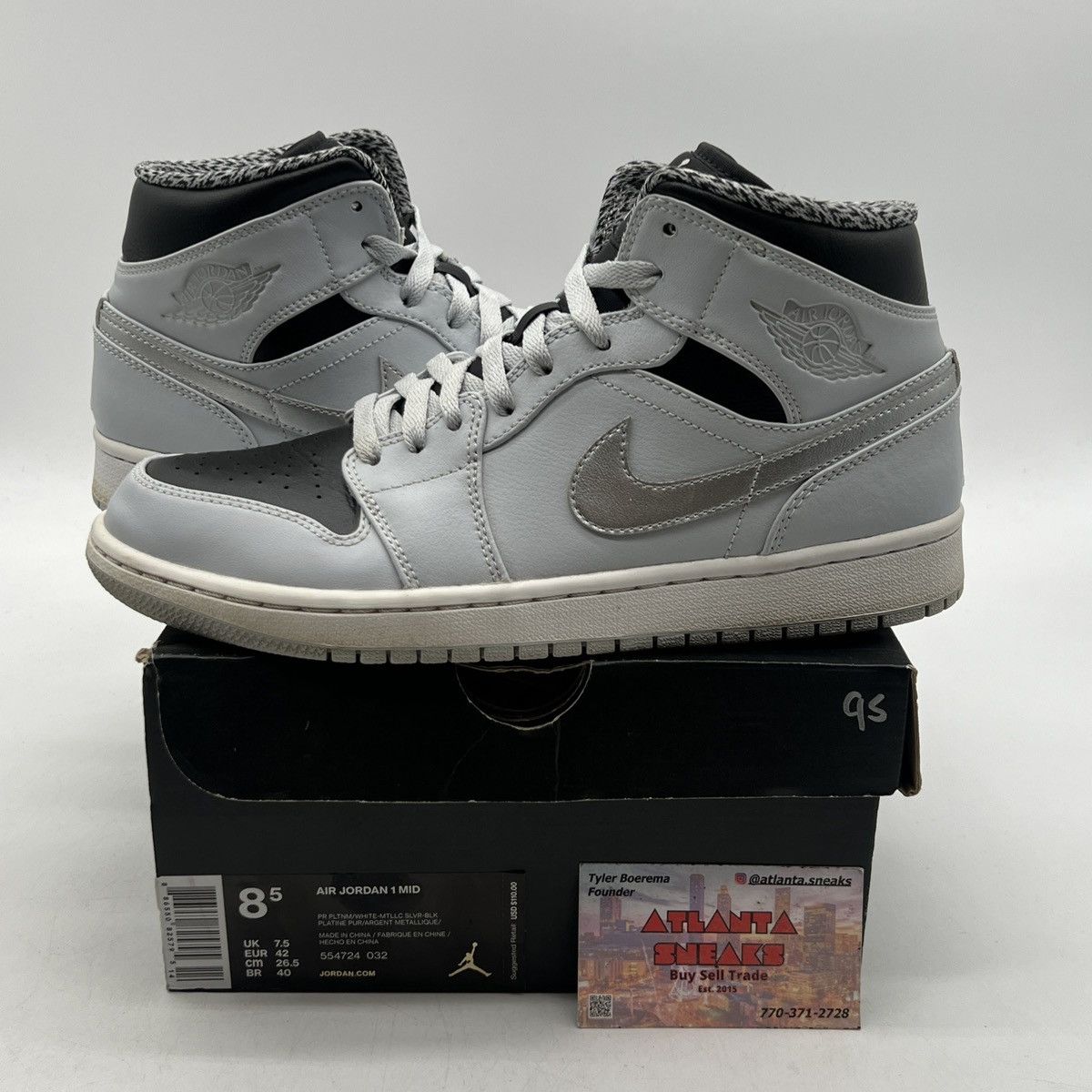 Jordan Brand Air Jordan 1 mid wolf grey Size US 8.5 / EU 41-42 - 1 Thumbnail