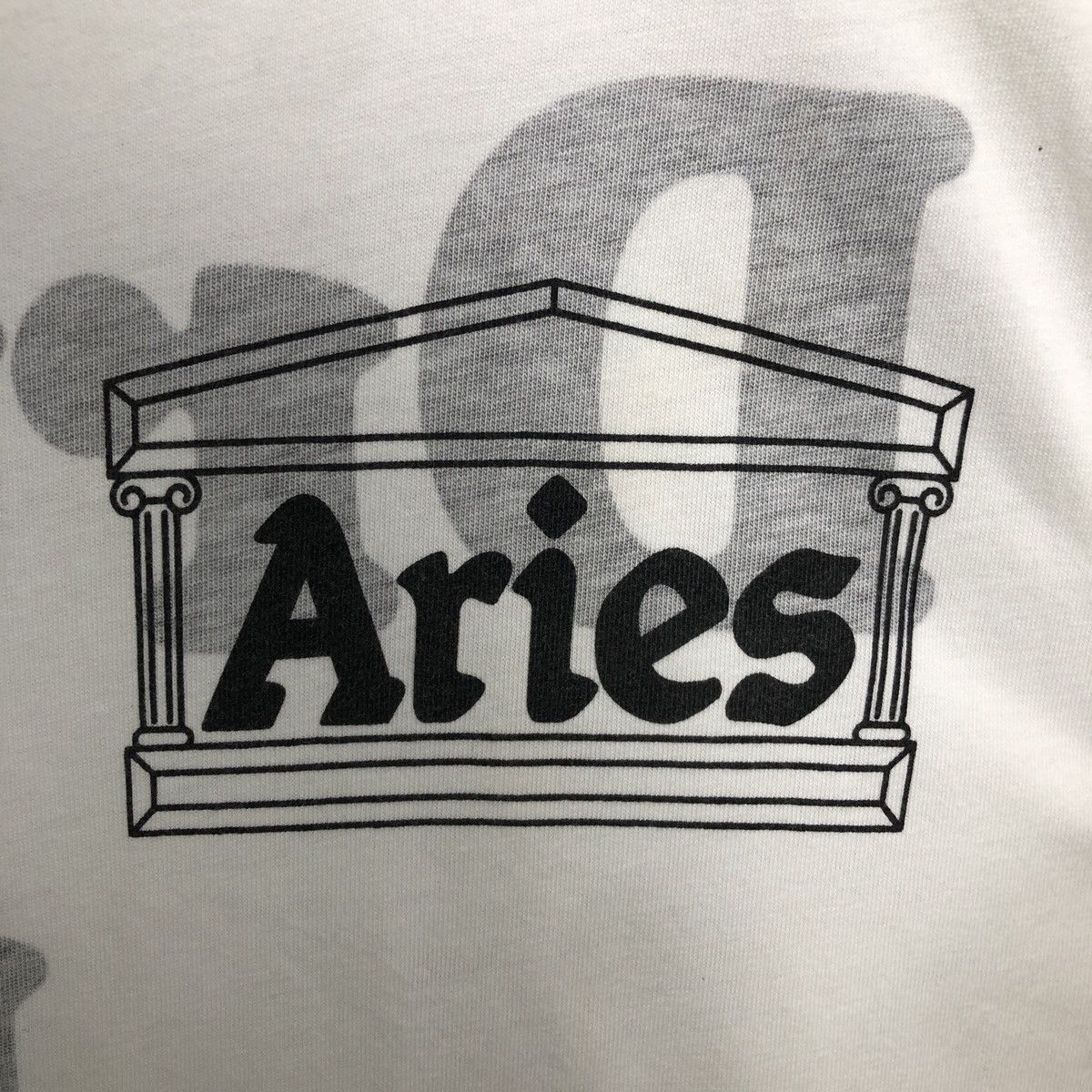 Aries Aries Drugs Not Hugs T-Shirt Size US M / EU 48-50 / 2 - 2 Thumbnail