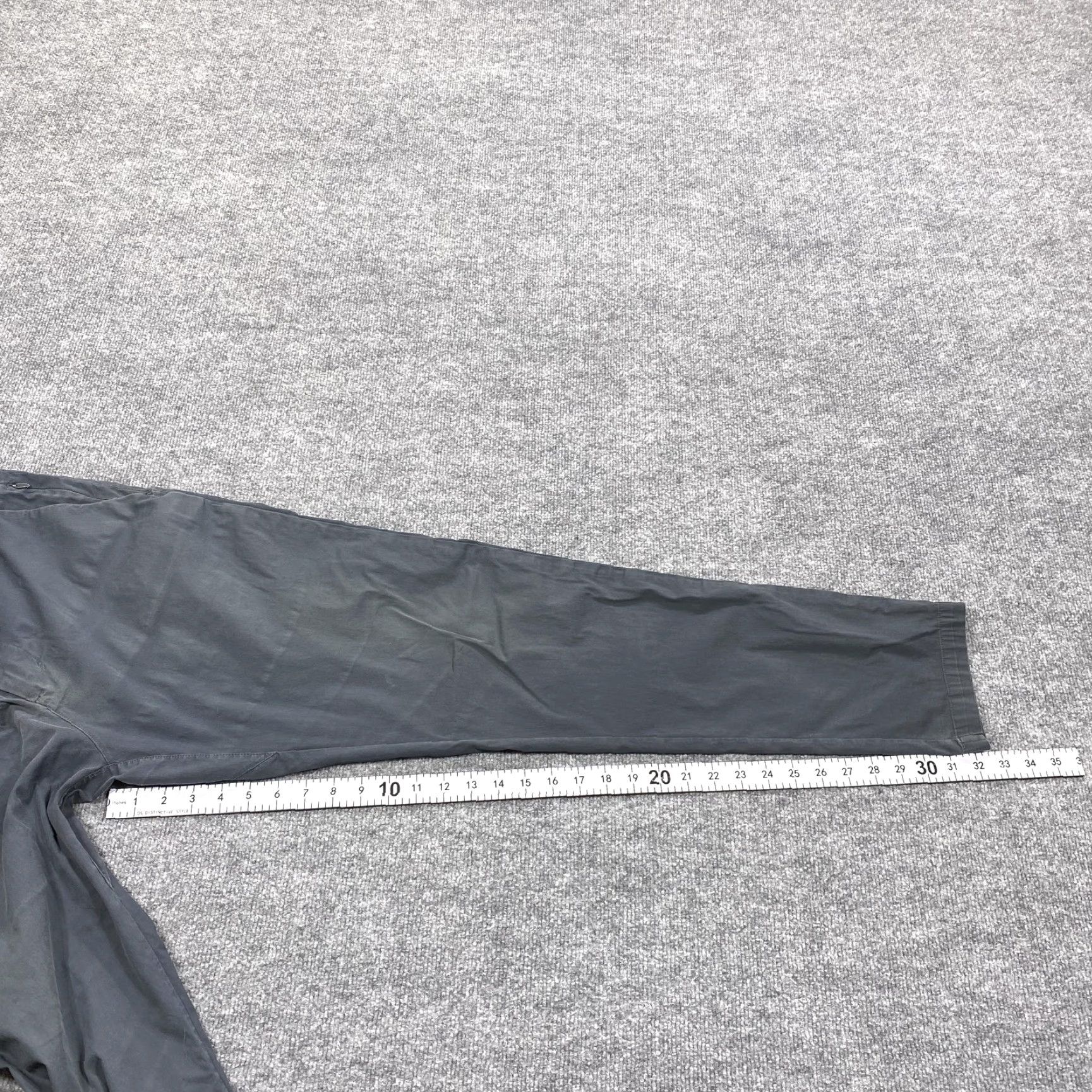 Lululemon Lululemon Mens Chino Pants 33x32 Gray Tapered Flat Front Casual Everyday Golf Pockets Logo Size US 33 - 7 Thumbnail