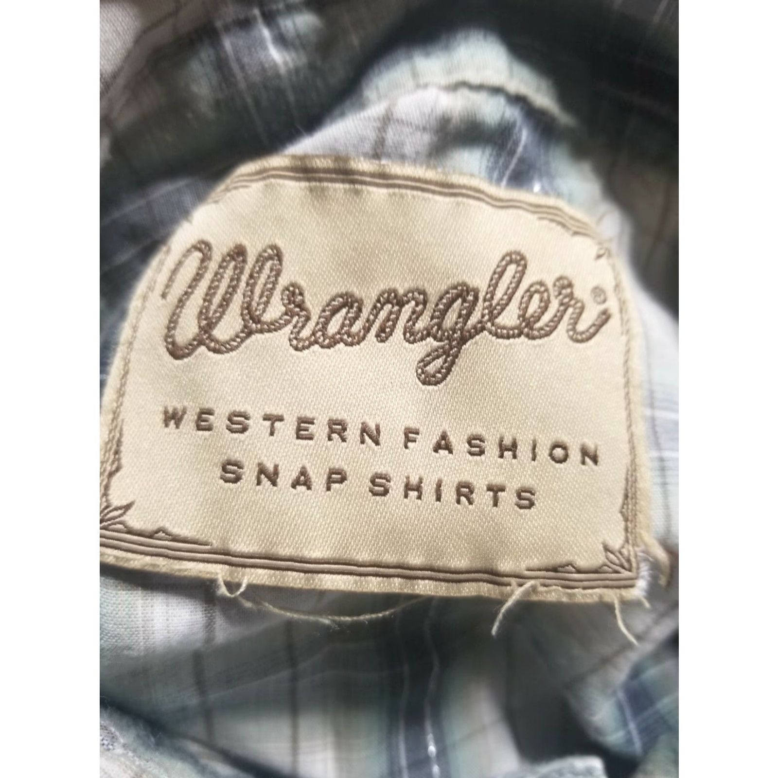Wrangler Vintage Wrangler L Blue Plaid Western Pearl Snap Shirt Mens Size US L / EU 52-54 / 3 - 5 Thumbnail