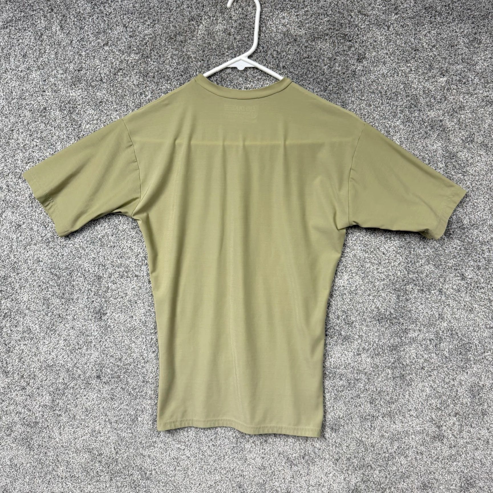 Vintage Dri-Duke Shirt Mens L Tan Moisture Wicking Lightweight Crew Neck Short Sleeve Military Activewear Jersey Tee Size US L / EU 52-54 / 3 - 7 Thumbnail