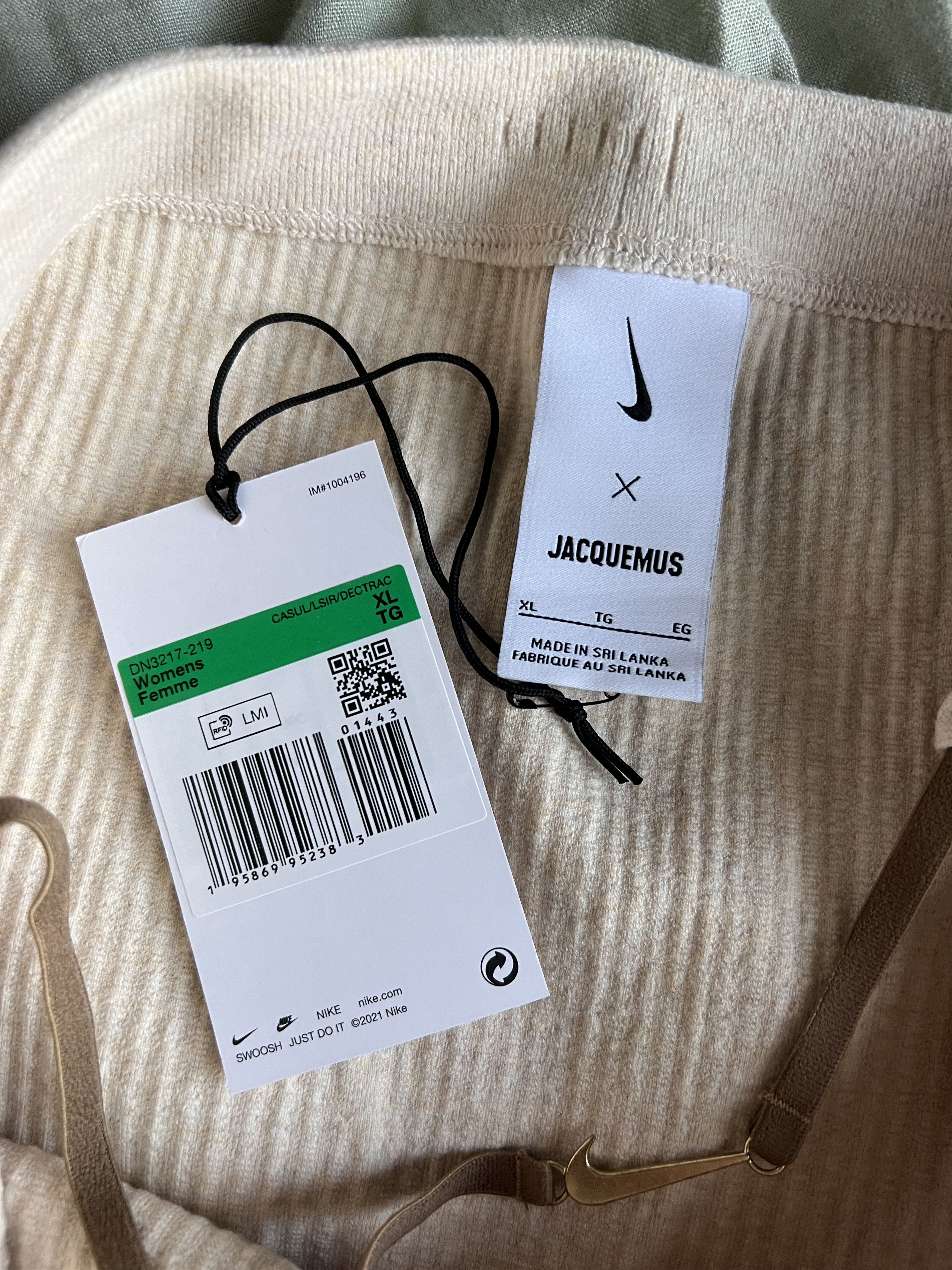 Jacquemus × Nike XL Jacquemus Nike Le Short in Off White Size 32" / US 10 / IT 46 - 7 Thumbnail