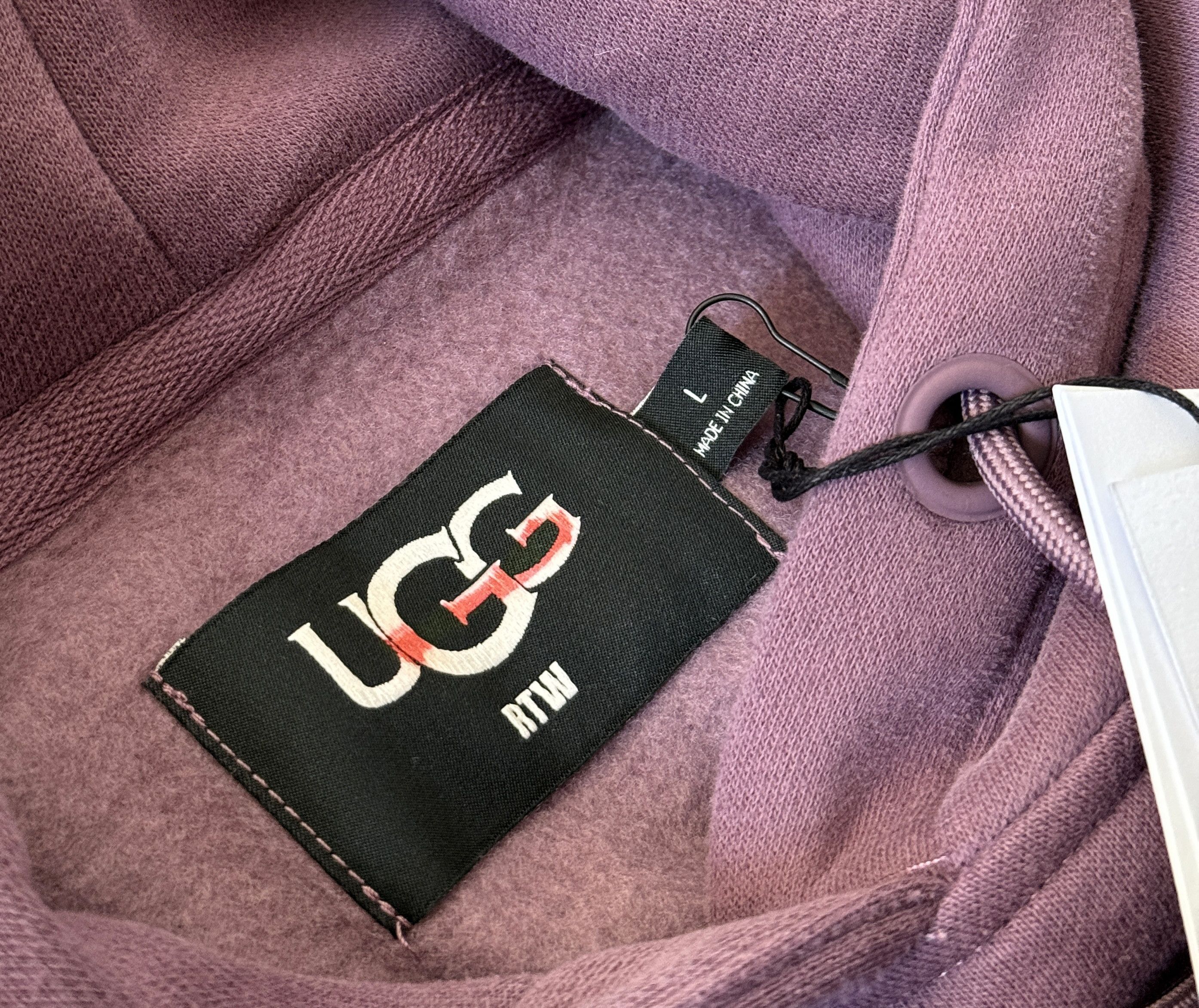 Ugg UGG Fuzzy Logo Hoodie for Women SIZE L RETAIL 98$ Size L / US 10 / IT 46 - 2 Thumbnail
