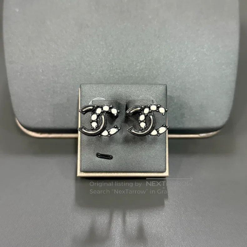 Chanel Chanel Earrings Size ONE SIZE - 1 Thumbnail