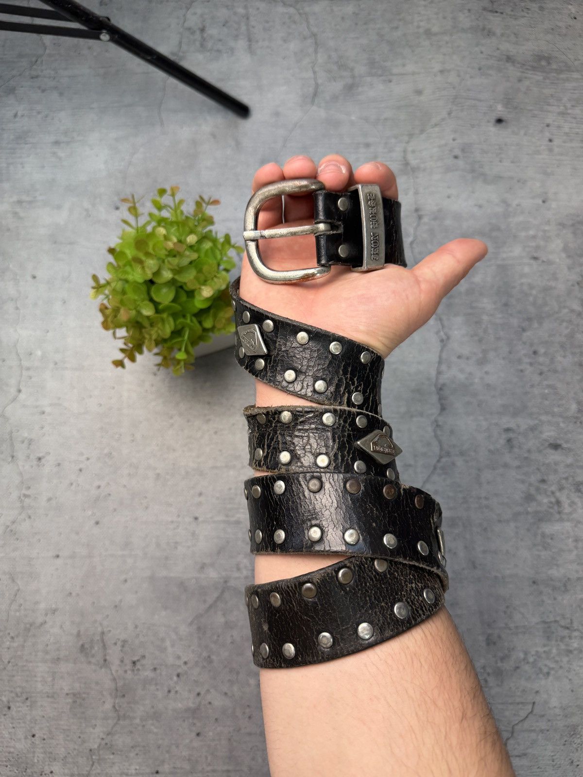 Japanese Brand Japanese Vintage Distressed Leather Y2K Belt Grunge Size ONE SIZE - 1 Thumbnail