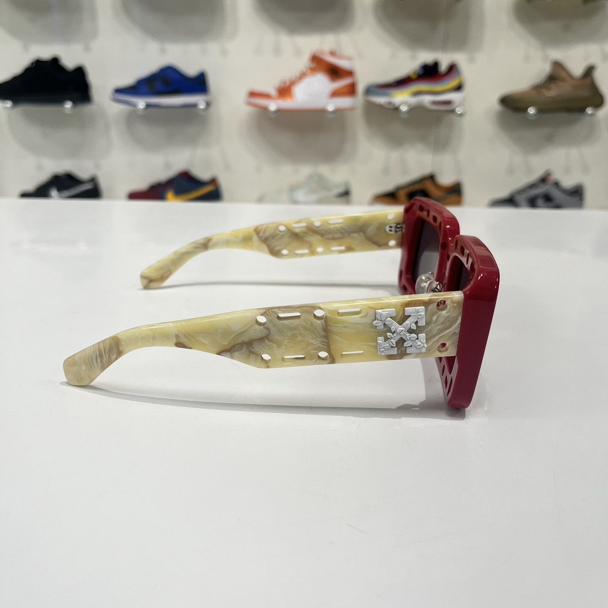 Off-White Off-White Atlantic Cut-Out Detail Square Frame Sunglasses Size ONE SIZE - 5 Thumbnail