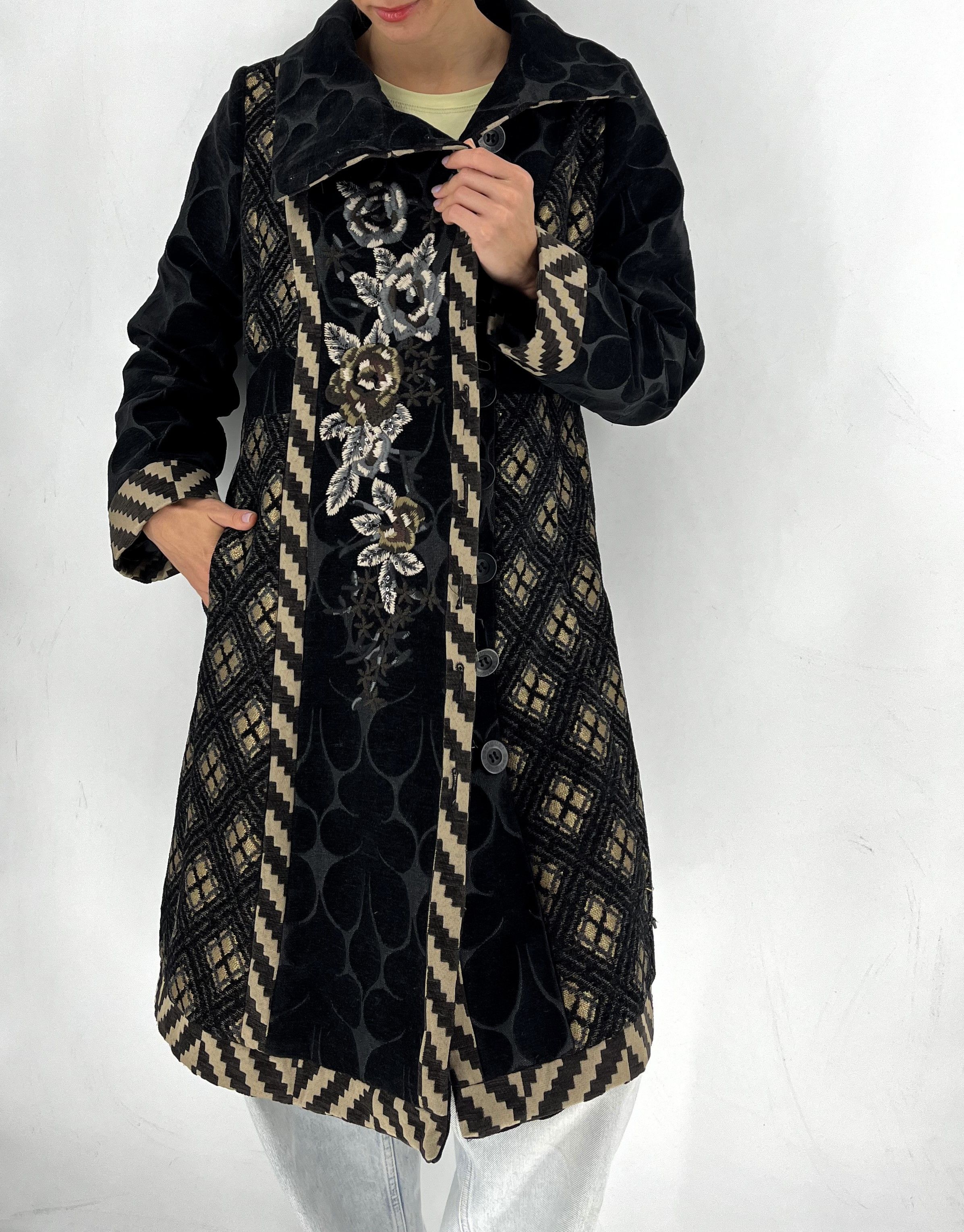 Desigual Desigual Womens Coat EU 44 (M) Black Gold Jacquard Size M / US 6-8 / IT 42-44 - 6 Thumbnail