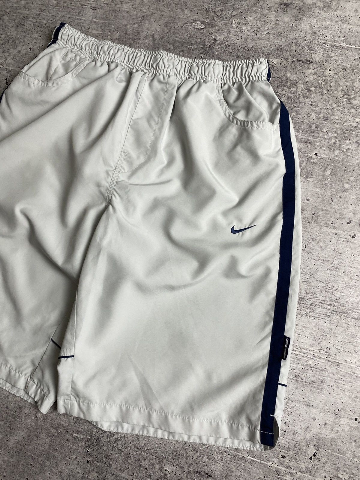 Nike Nike Vintage Shorts Size US 34 / EU 50 - 4 Thumbnail