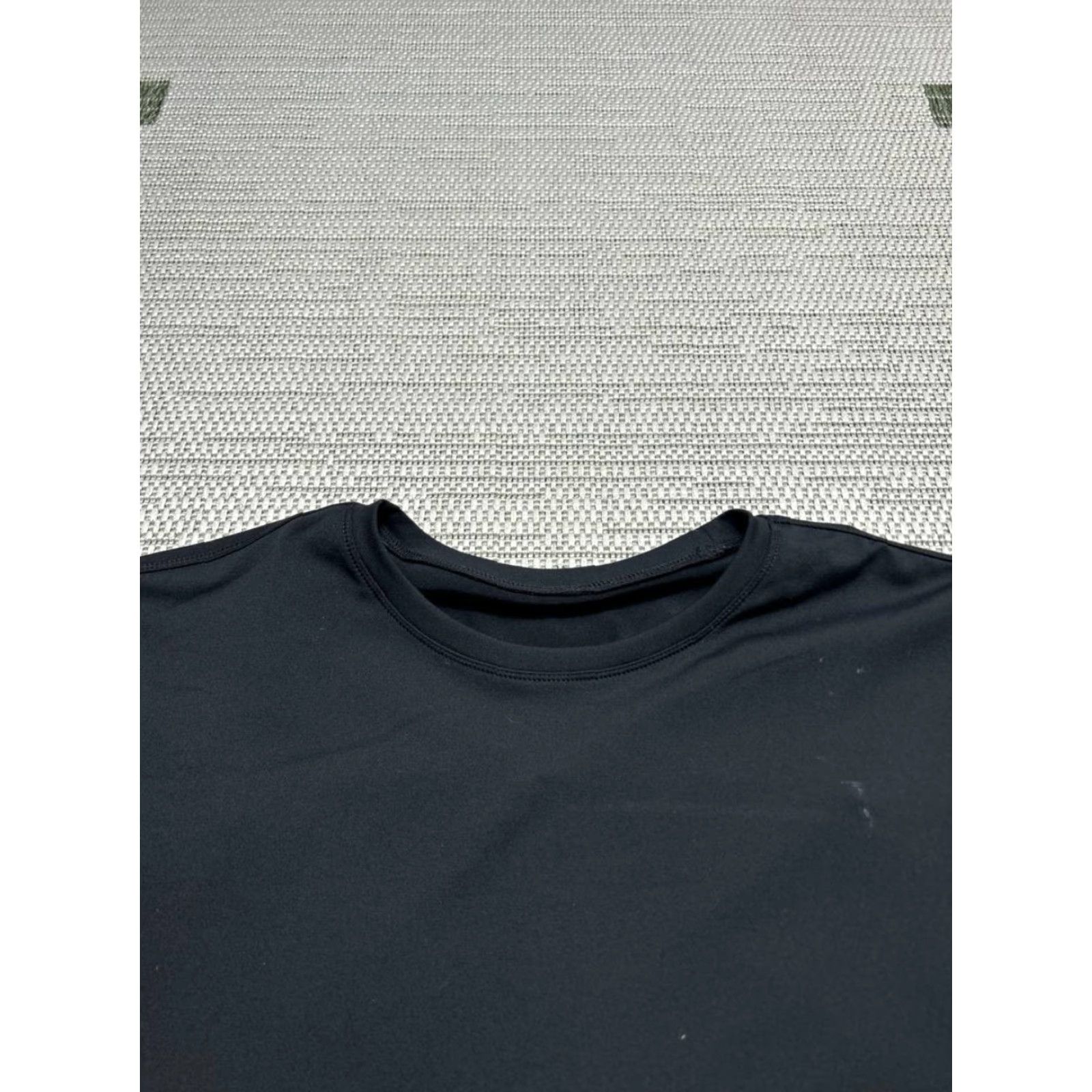 Lululemon Lululemon Shirt Womens Large Black Running Pullover Size L / US 10 / IT 46 - 2 Thumbnail