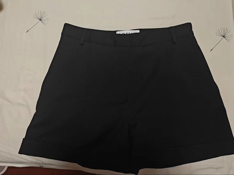 Loewe LOEWE Black Wool Shorts Size 42 - dmc Size US 31 - 1 Thumbnail