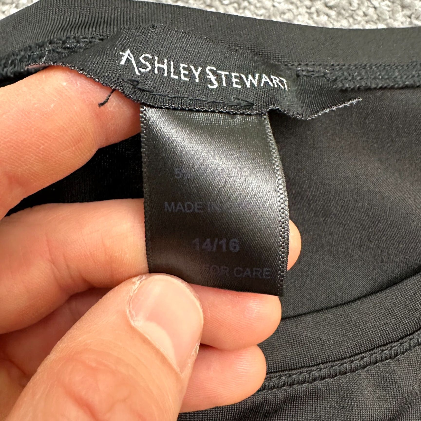Vintage Ashley Stewart Tank Top Womens 14/16 Black Round Neck Sleeveless Knit Polyester Basic Tank Casual Workwear Size XL / US 12-14 / IT 48-50 - 7 Thumbnail