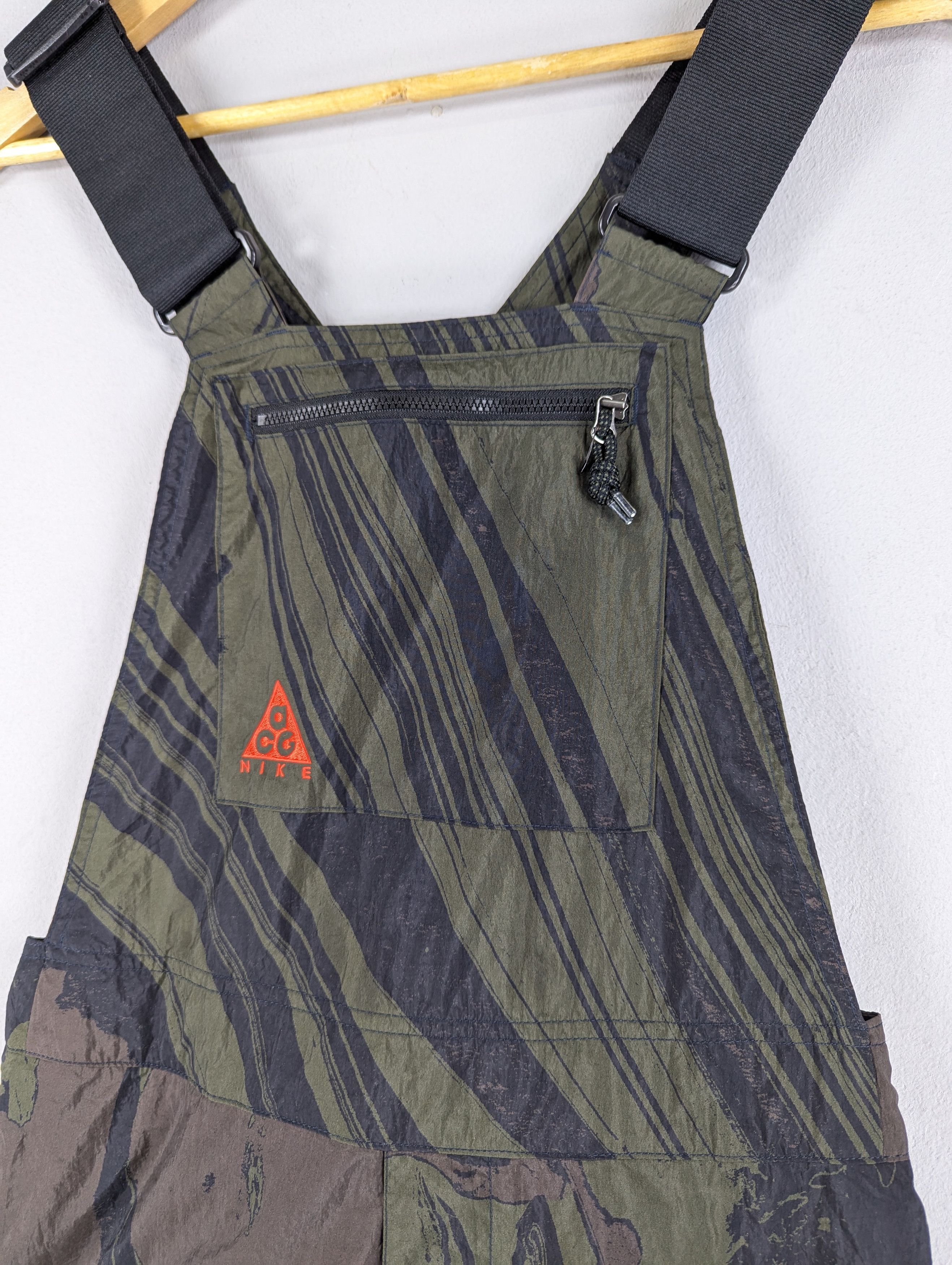 Nike ACG Women's Nike ACG Mount Fuji Overall Short Size S Size 30" / US 8 / IT 44 - 4 Thumbnail