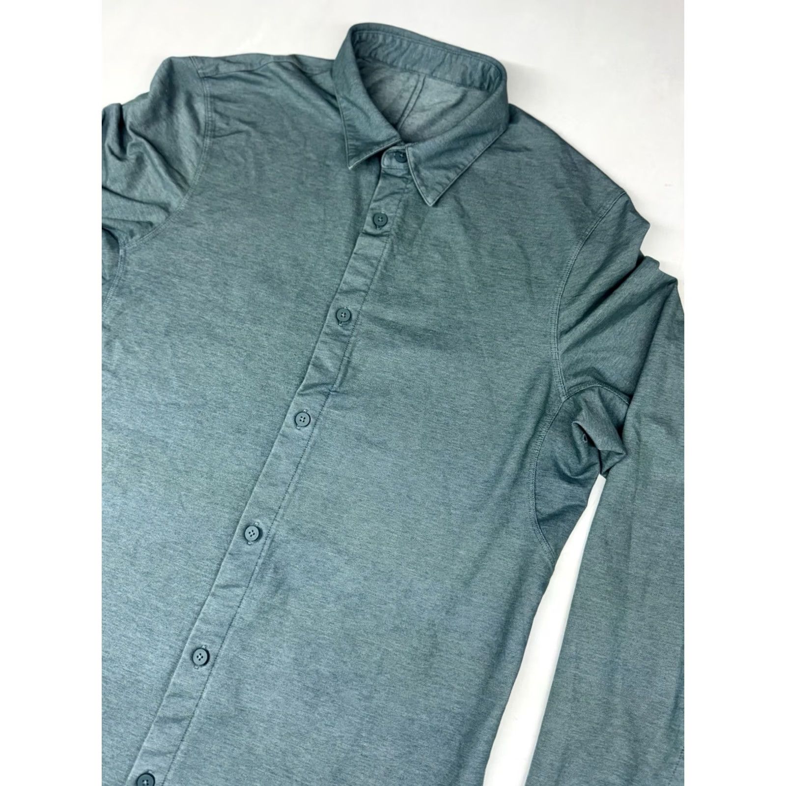 Lululemon Lululemon Mens M Commission Shirt Green Button-Down Long Sleeve Stretch Knit Cotton Elastomultiester Regular Size M Pocket Logo Collared Shirt Size US M / EU 48-50 / 2 - 2 Thumbnail