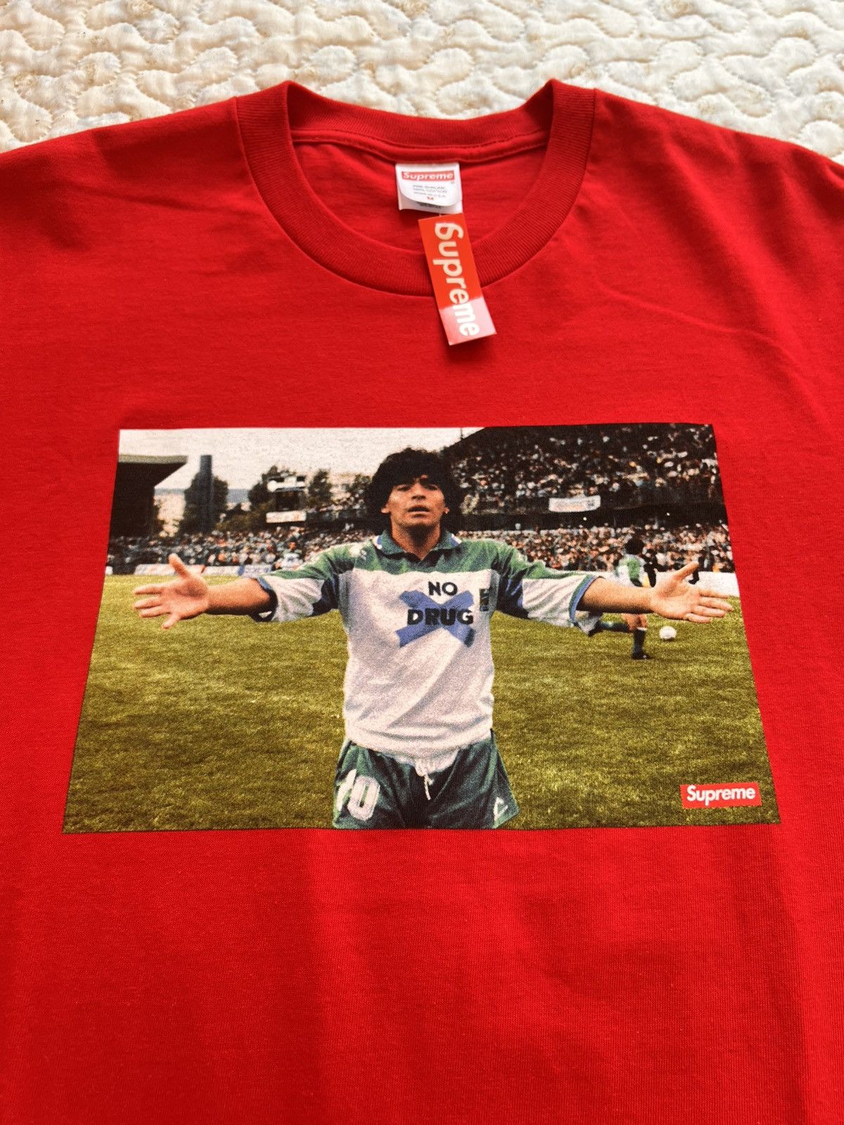 Supreme M Supreme x Diego Maradona photo tee Tshirt red box logo Size US M / EU 48-50 / 2 - 5 Thumbnail