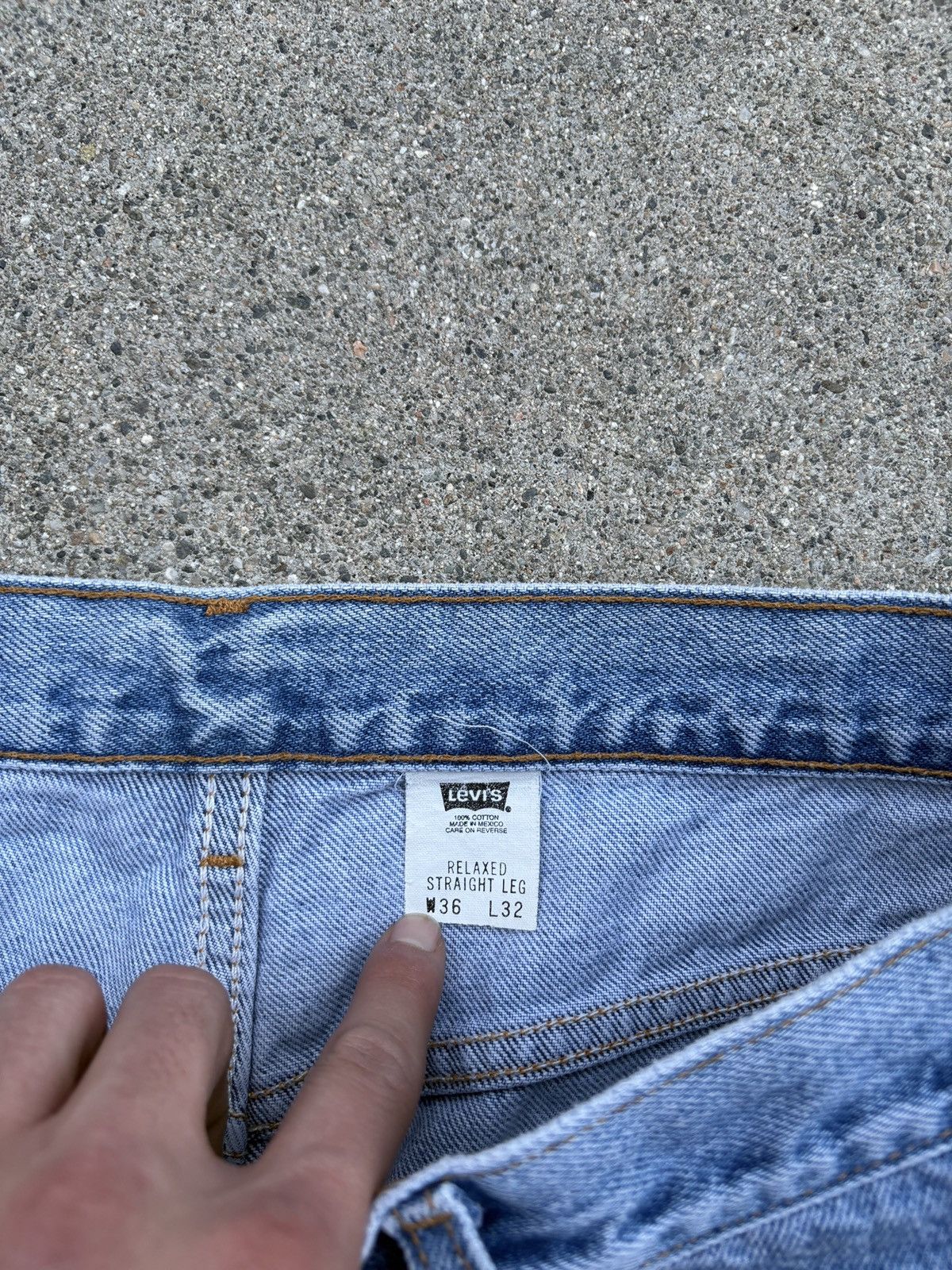 Levi's Vintage 2001 L. Indigo Levi’s 550 Relaxed Fit Jeans Size 36 Size US 36 / EU 52 - 3 Thumbnail