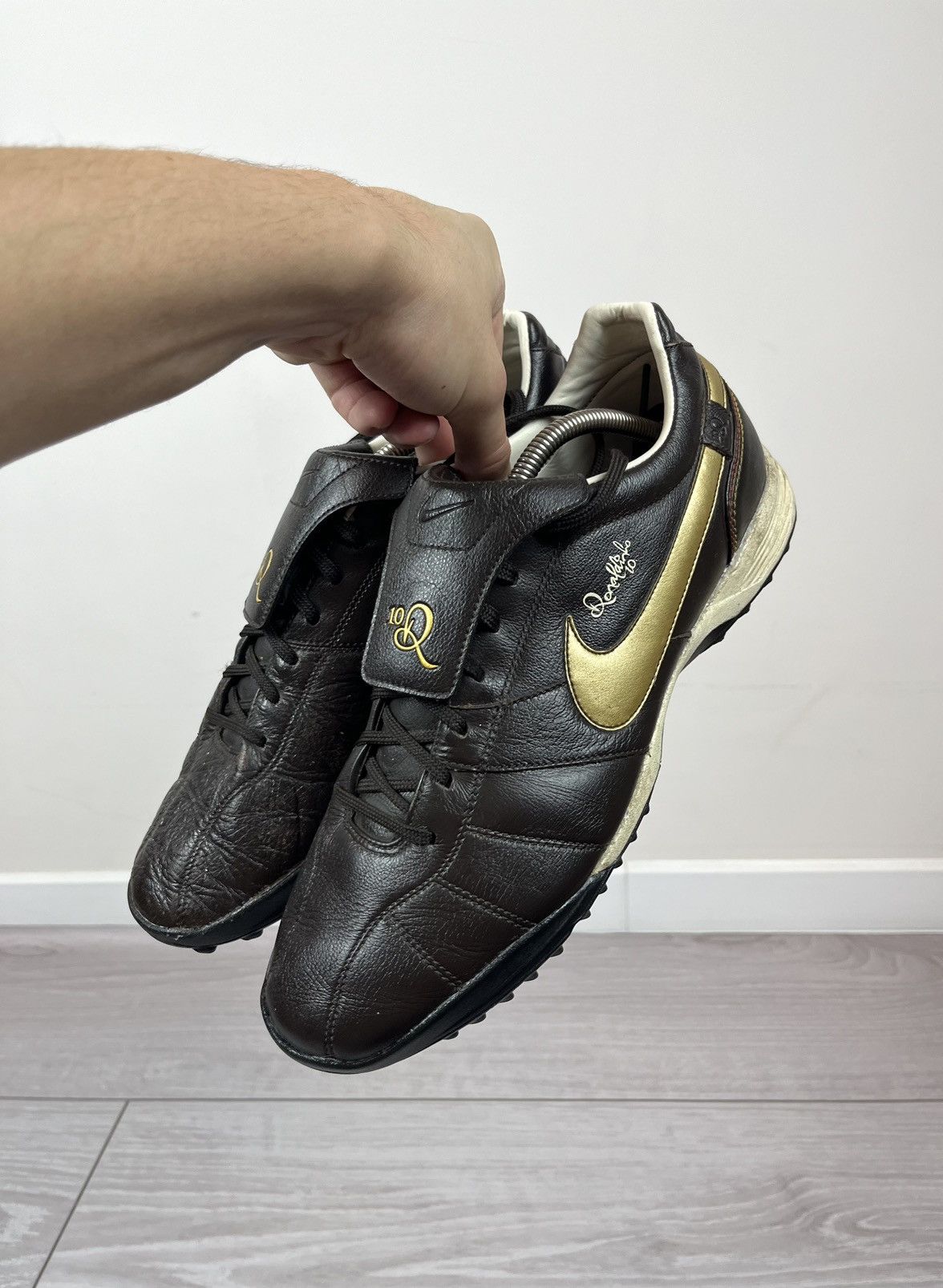 Nike Nike Tiempo 2007 Ronaldinho Vintage Soccer Shoes Size US 12 / EU 45 - 1 Thumbnail