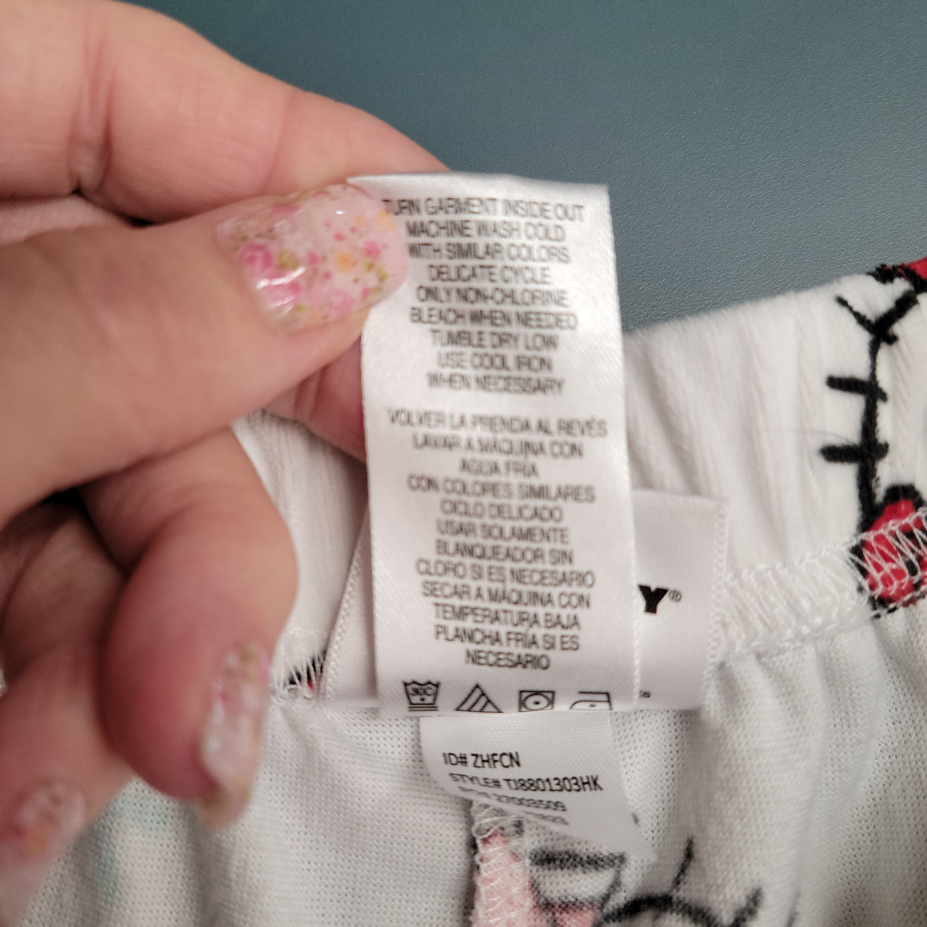 NBDN Nobrandedon Hello Kitty Christmas Pajamas Pants Size 27" / US 4 / IT 40 - 7 Thumbnail