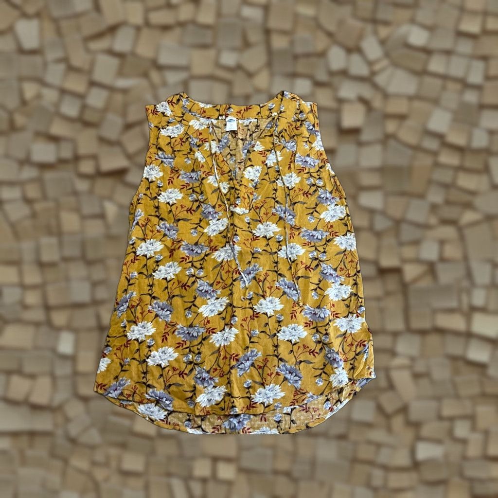 Old Navy Old Navy Shirt Women's XS Sleeveless Floral V-Neck T-Shirt Yellow Red White, Casual Size XS / US 0-2 / IT 36-38 - 1 Thumbnail