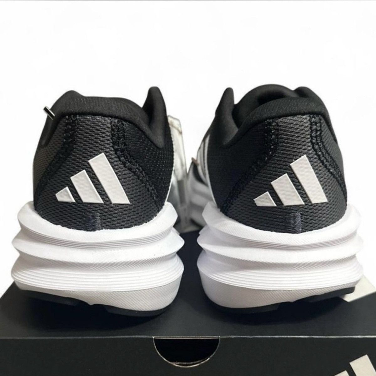 Adidas NWT Galaxy 7 Black/White Running Shoes Size US 11 Size US 11 / IT 41 - 4 Thumbnail
