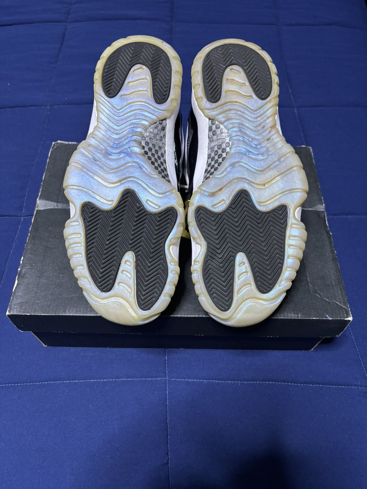 Jordan Brand Air Jordan 11 Retro Low Emerald 2018 Size 9 Size US 9 / EU 42 - 6 Thumbnail