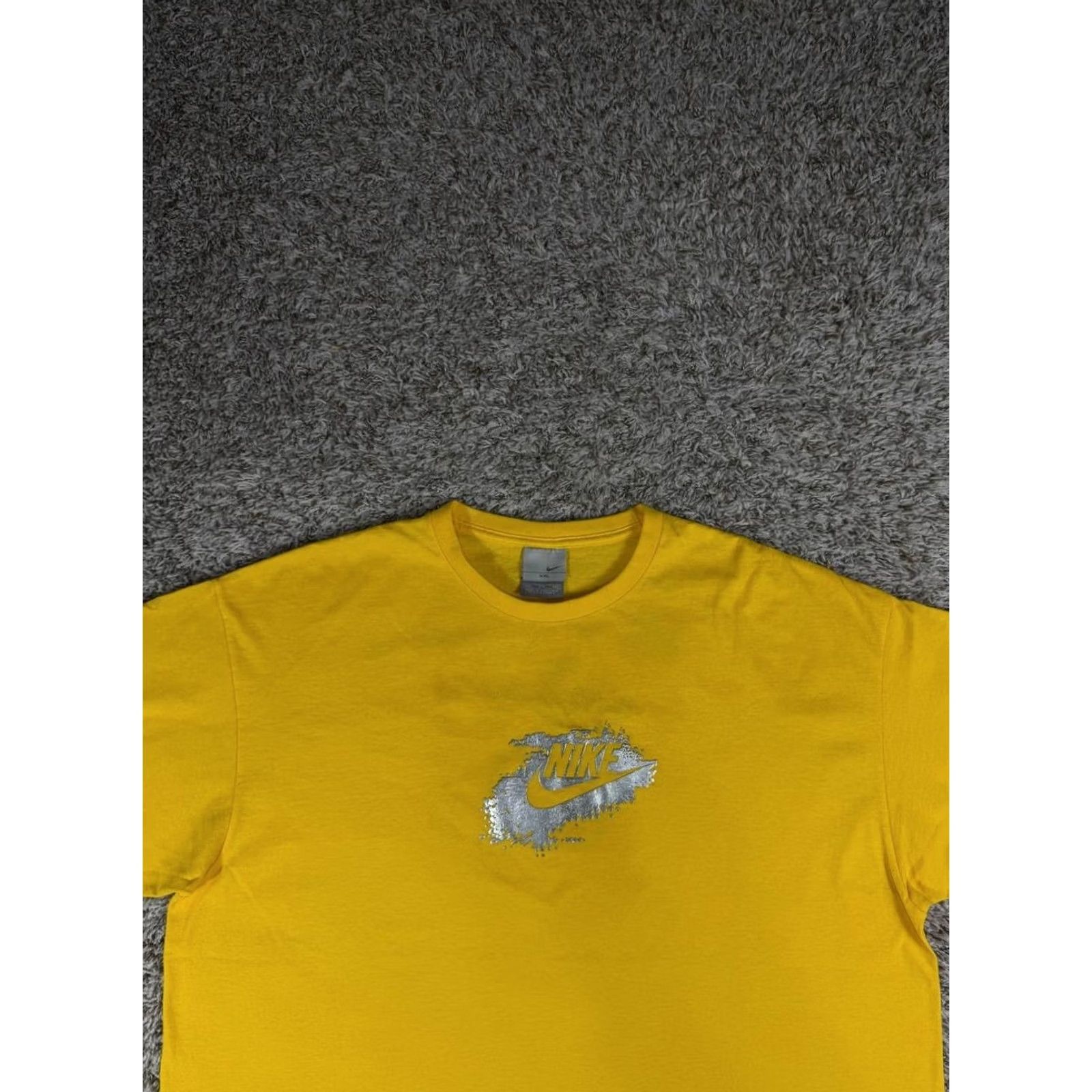Nike VINTAGE Nike XXL Paint Swoosh Yellow Tee Gray Tag Shirt Men 2XL Yellow Swoosh Logo Short Sleeve Crew Neck Cotton Summer Spring Size US XXL / EU 58 / 5 - 2 Thumbnail
