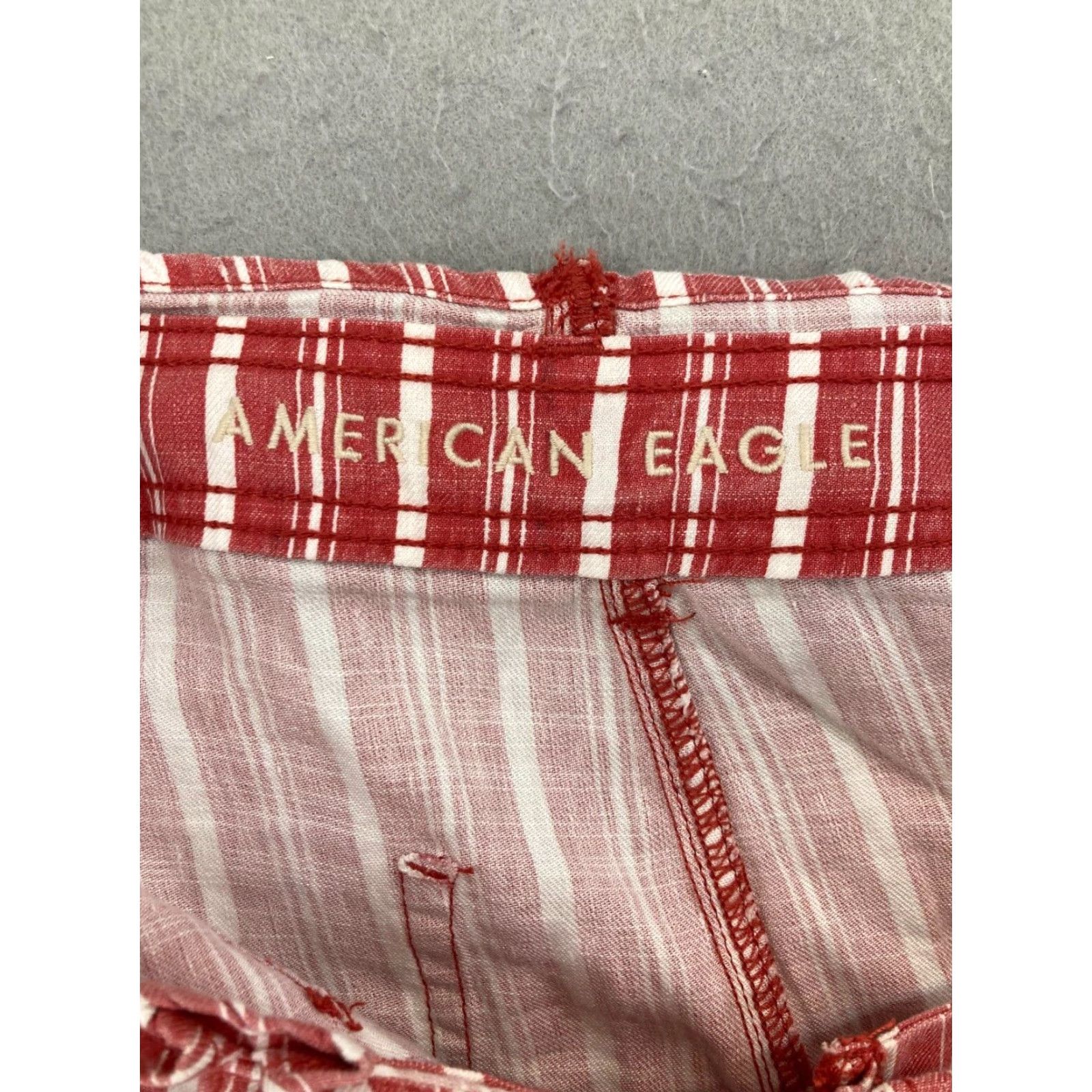 American Eagle Outfitters American Eagle Shorts Womens 10 Red Stripe Paperbag Belted Size 32" / US 10 / IT 46 - 7 Thumbnail