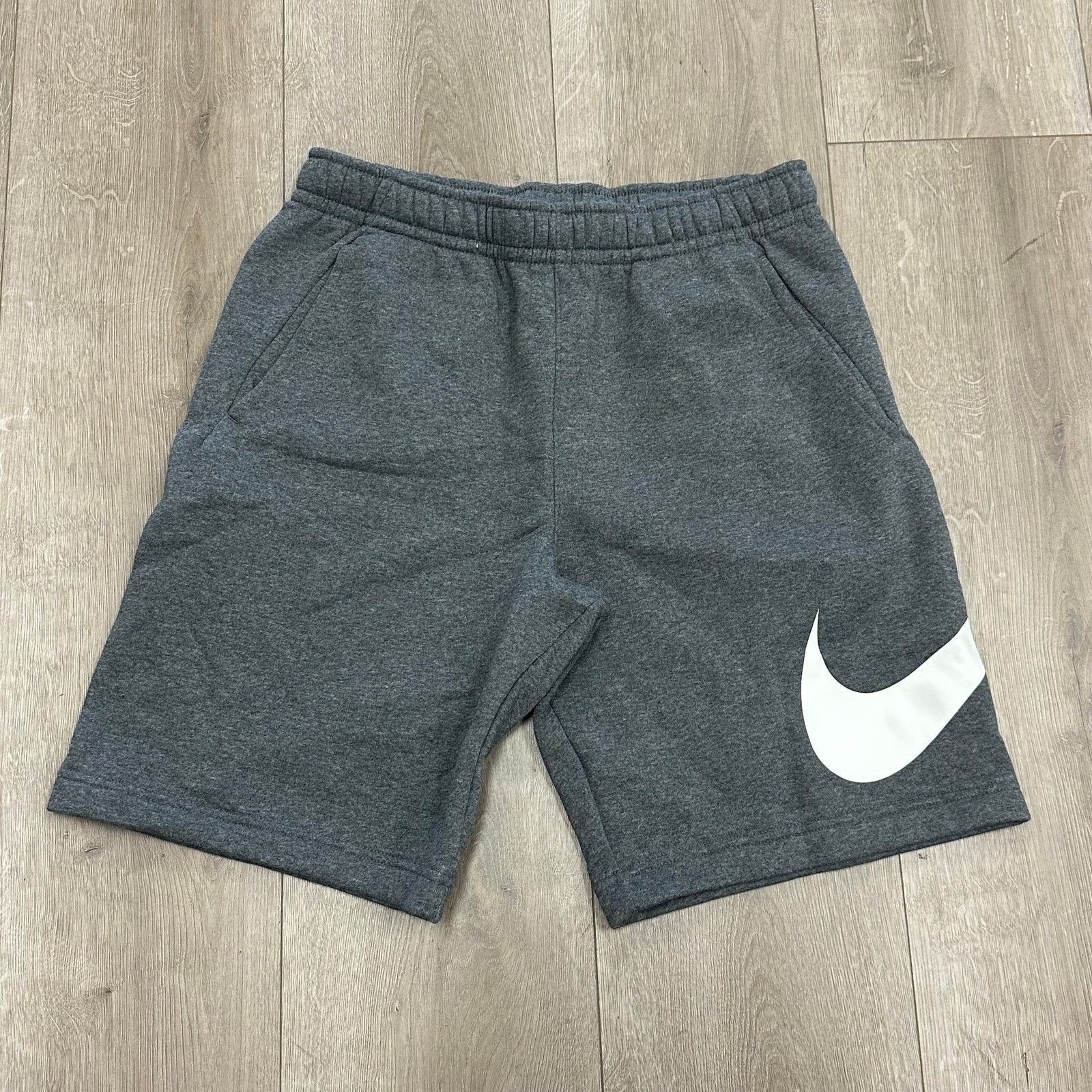 Nike Nike Sportswear Club Fleece graphic shorts Gray Swoosh Logo Size US 30 / EU 46 - 1 Thumbnail