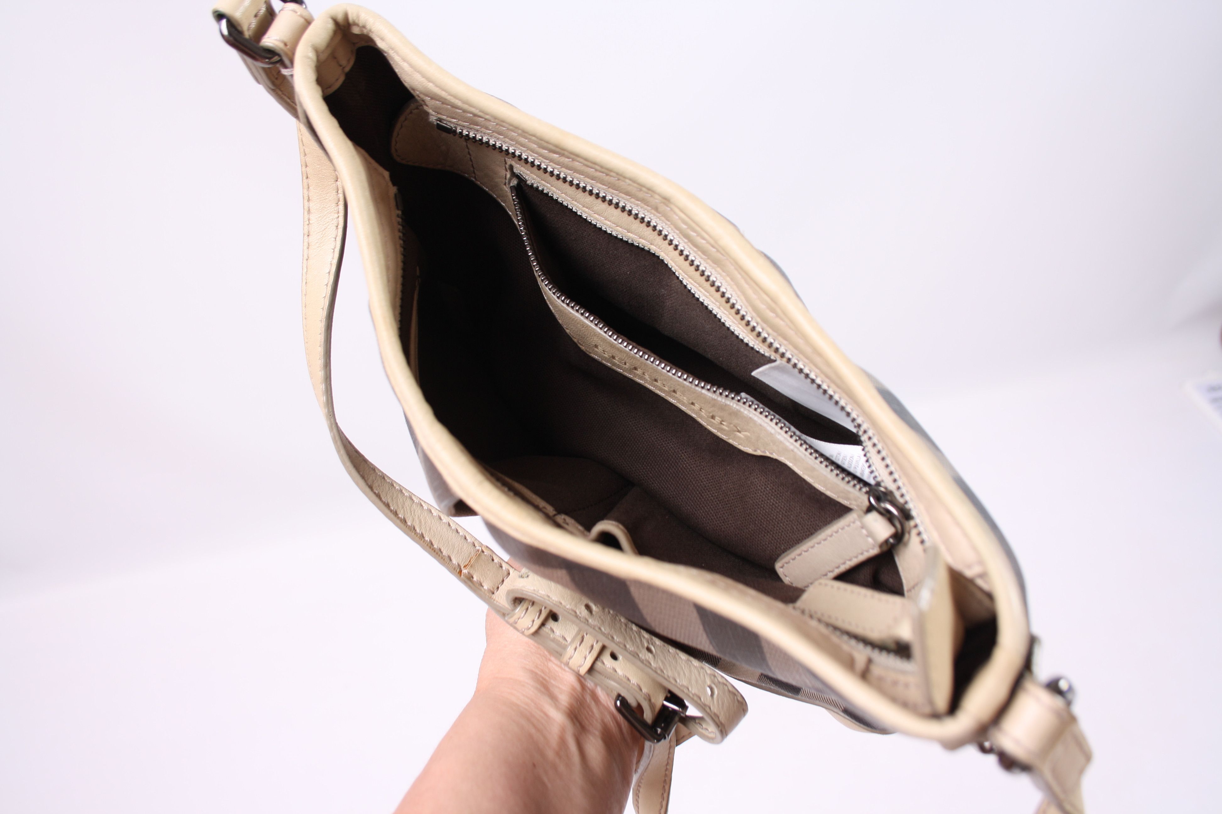 Burberry Burberry Hartham Leather Messenger Shoulder Bag Size ONE SIZE - 6 Thumbnail