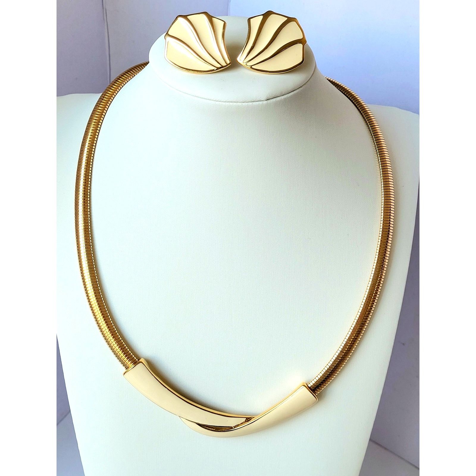 & Other Stories Vintage Glamour: Signed Trifari Set Gold Cream Enamel MCM Size ONE SIZE - 1 Thumbnail