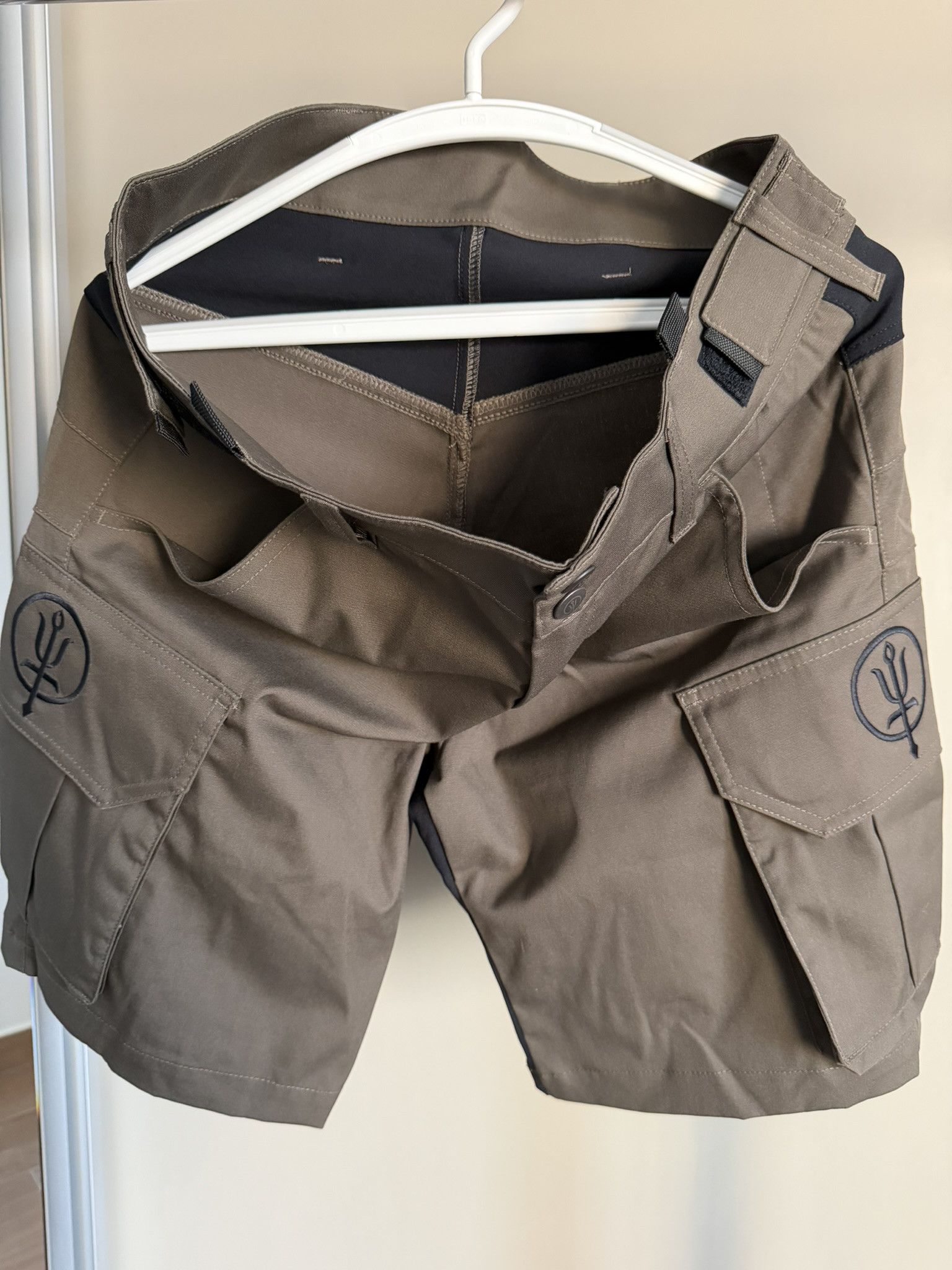 Other ThruDark L Charge Shorts Size US 35 - 1 Thumbnail