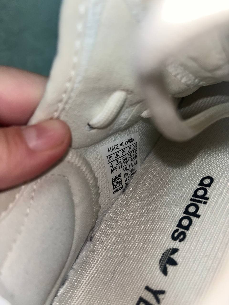 Adidas Adidas Yeezy 350 V2 Size US 4 / IT 34 - 4 Thumbnail