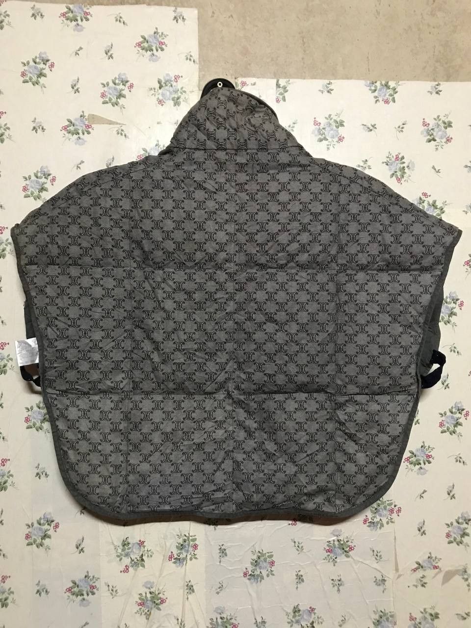 Celine Vintage 80s Celine Iconic Monogram Poncho Vest Size US M / EU 48-50 / 2 - 3 Thumbnail