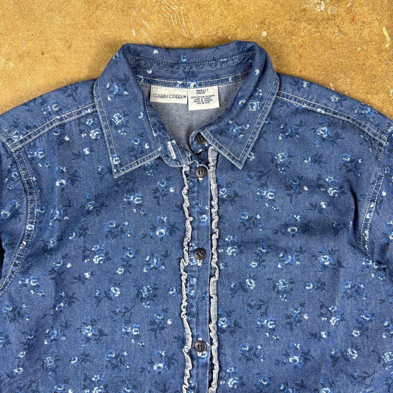 Cabin Creek Vtg Cabin Creek Women’s S Denim Floral Button Up Cottagecore Size S / US 4 / IT 40 - 2 Thumbnail