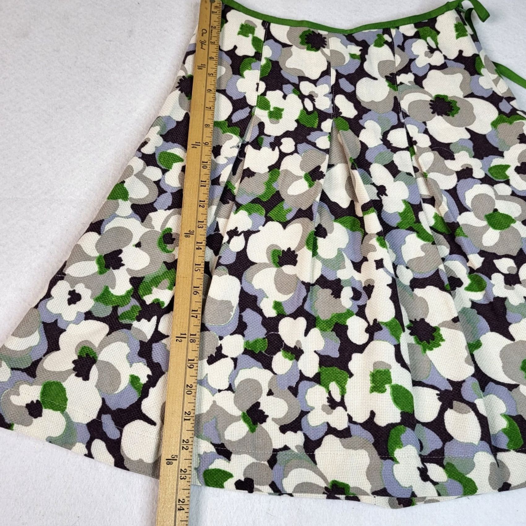 Mango MNG By Mango Women's Pleated Floral Skirt Size 4 Green Knee Length Skirt Mens? Womens Size 27" / US 4 / IT 40 - 4 Thumbnail