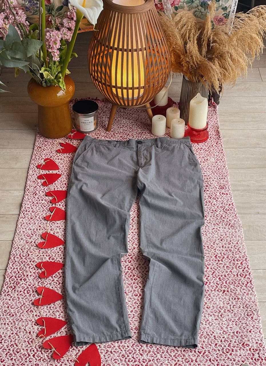Burberry Burberry Pants Grey Low Rise Size US 32 / EU 48 - 1 Thumbnail
