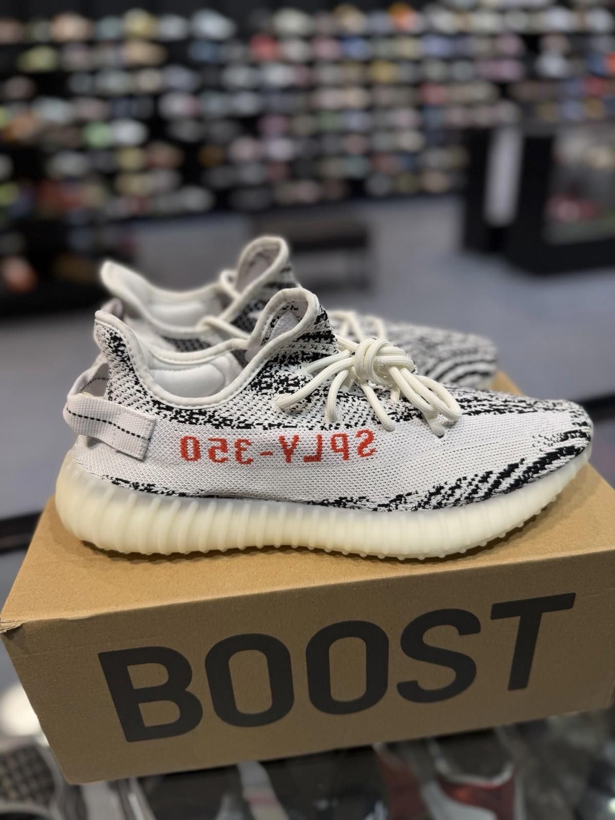 Adidas Size 10.5 - adidas Yeezy Boost 350 V2 Low Zebra Size US 10.5 / EU 43-44 - 3 Thumbnail
