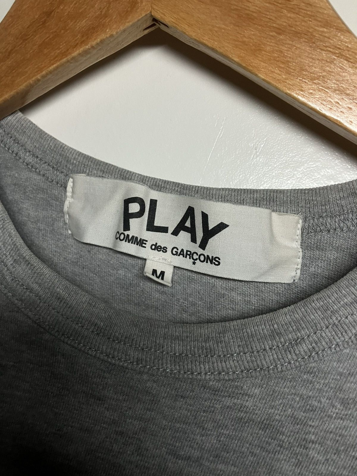 CDG by Comme des Garcons Comme de garçons PLAY Grey Tee Size US M / EU 48-50 / 2 - 2 Thumbnail