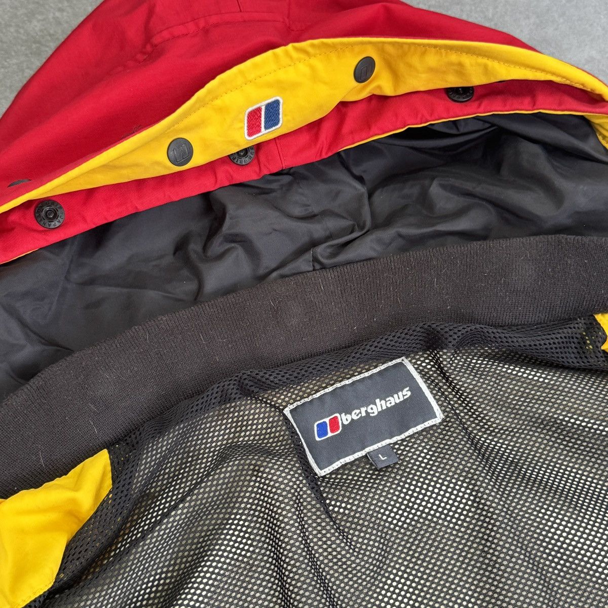 Berghaus Vintage Berghaus Mera Peak Gore-Tex Men Rain Coat Jacket Size US L / EU 52-54 / 3 - 15 Thumbnail