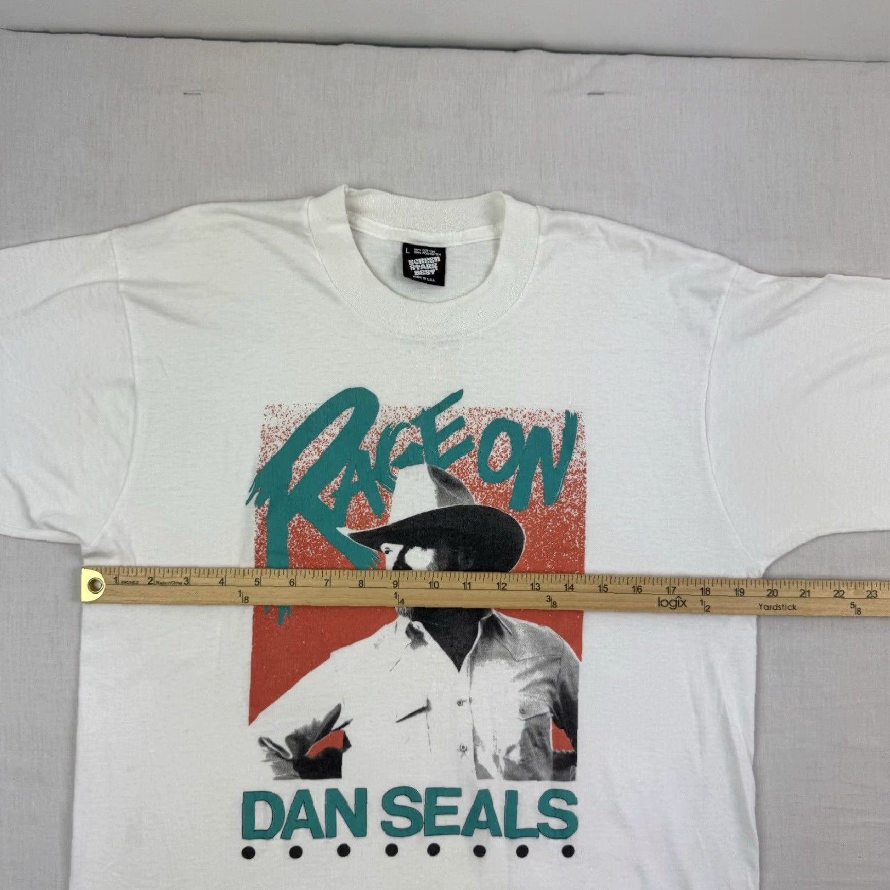 Vintage VINTAGE Dan Seals T-Shirt Adult Large White 90s Country Music Band Tee Screen Stars 80s Mens USA Size US L / EU 52-54 / 3 - 7 Thumbnail
