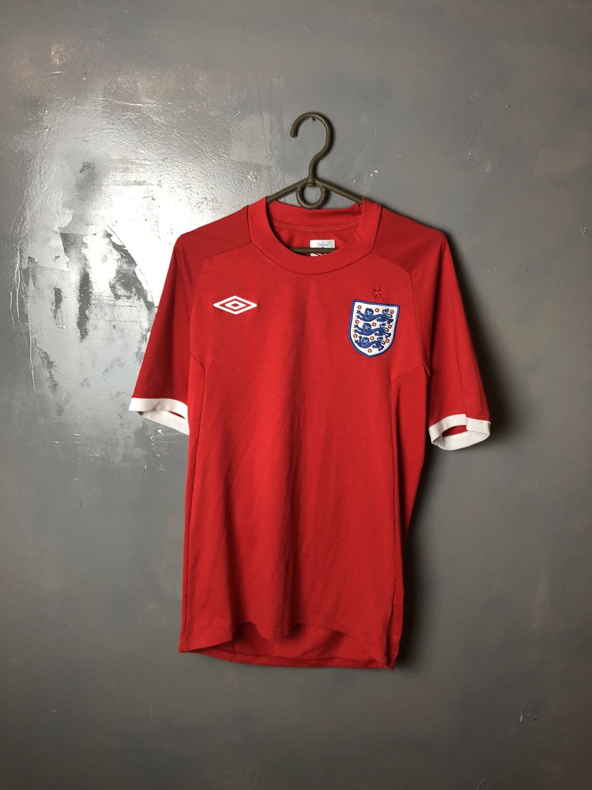 Umbro Vintage men’s soccer jersey Umbro England Size US S / EU 44-46 / 1 - 1 Thumbnail