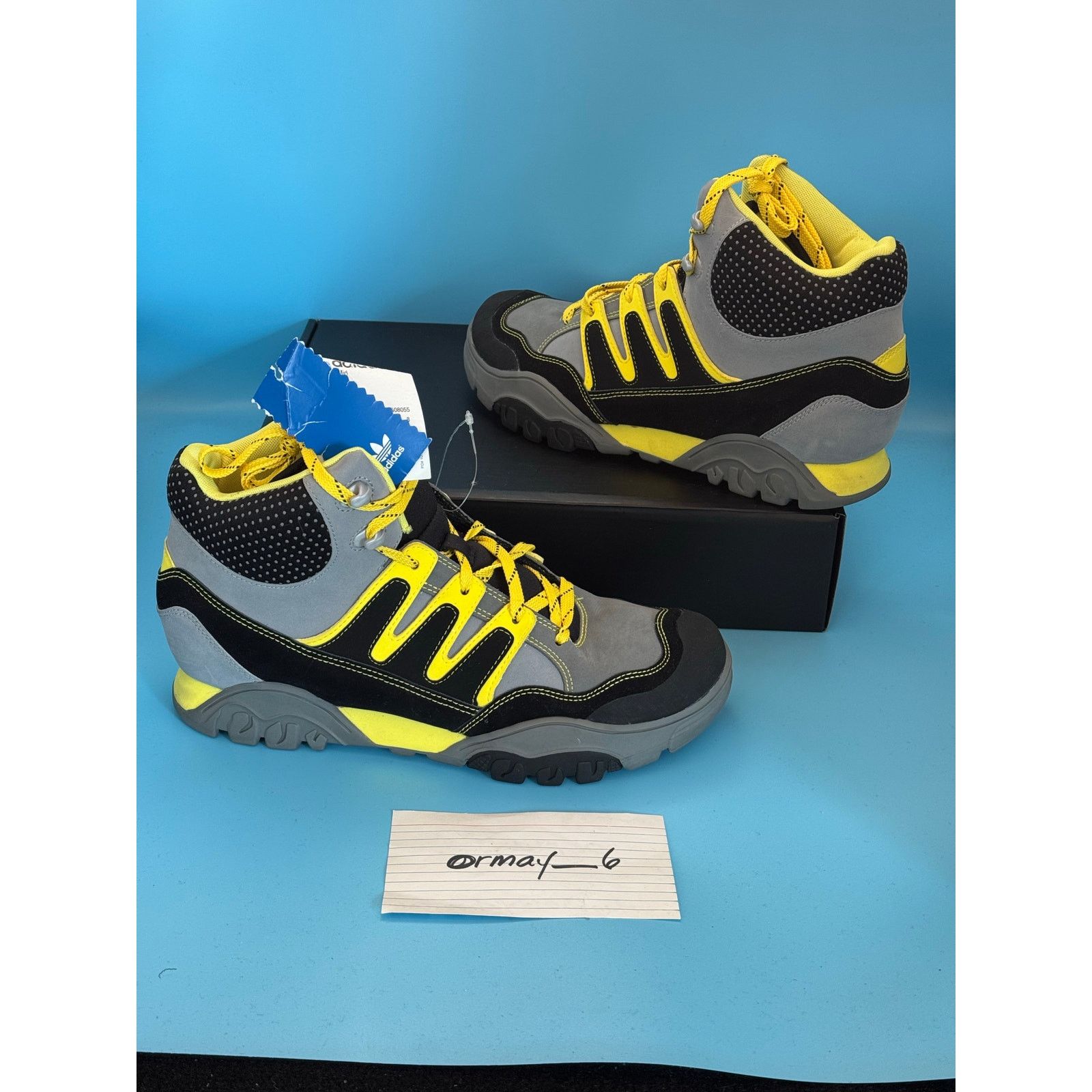 Adidas 2017 adidas Originals Korsika Mid m8.5 w10 Size US 8.5 / EU 41-42 - 1 Thumbnail