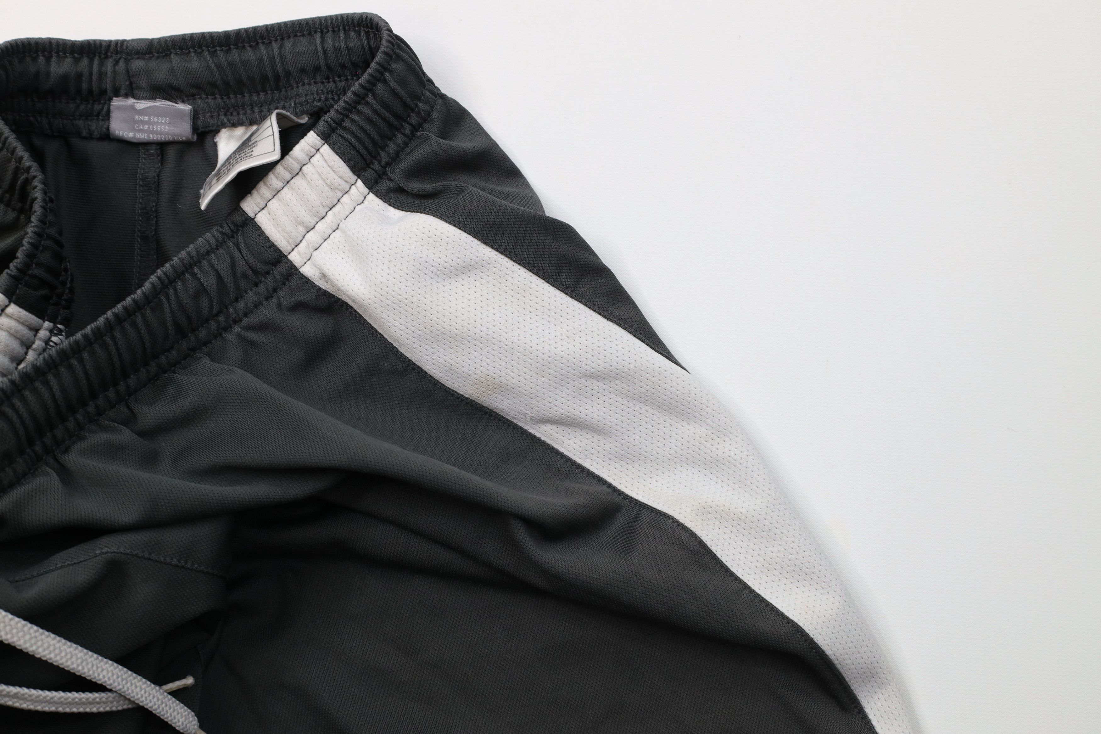 Nike Vintage Nike Baseball Travis Scott Mini Swoosh Shorts Gray Size US 30 / EU 46 - 7 Thumbnail