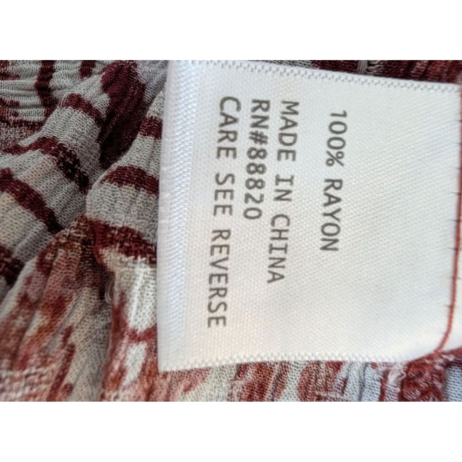Nicole Miller Nicole Miller Sleeveless Button Back Top Women Size Large Boho Festival EUC Brown Tank Round Neck Shirt Womens Size L / US 10 / IT 46 - 7 Thumbnail