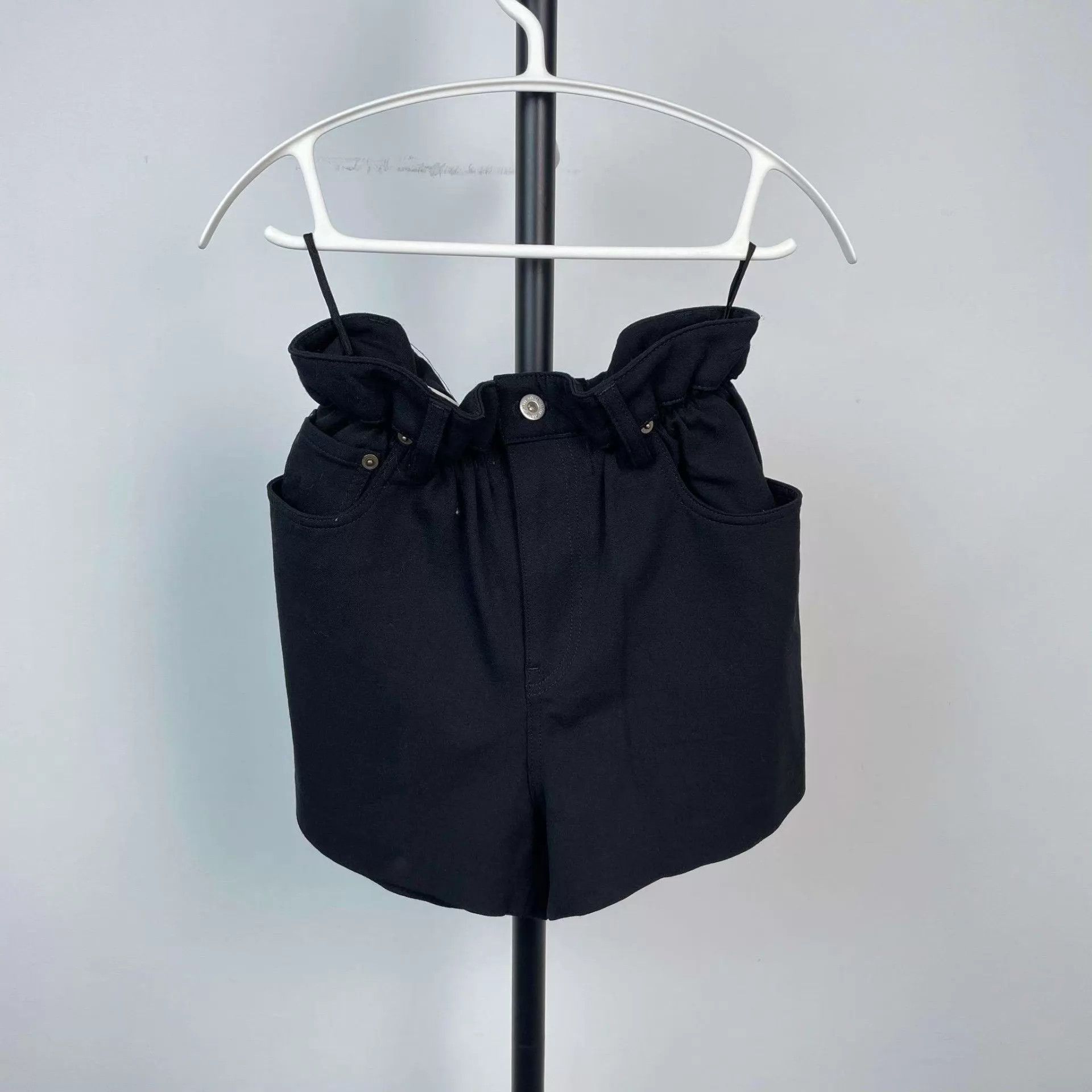 Miu Miu Miu Miu Black Short Size 36 Size 25" / US 0 / IT 36 - 1 Thumbnail
