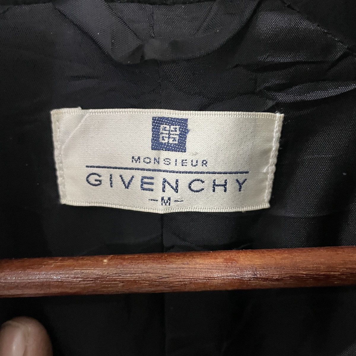 Givenchy Vintage Givenchy Embroidery Small Logo Bathrobe Size US XL / EU 56 / 4 - 6 Thumbnail