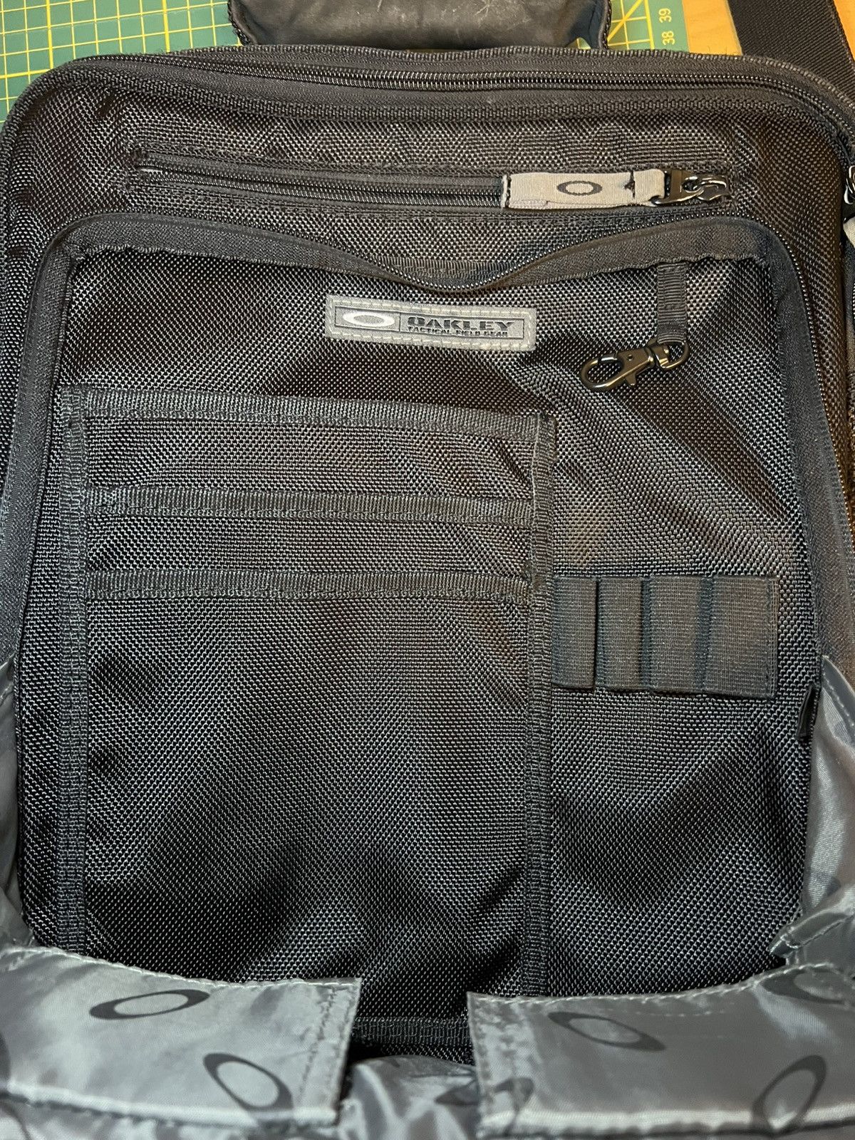 Oakley Vintage Oakley tactical heavy duty crossbody utility bag Size ONE SIZE - 3 Thumbnail