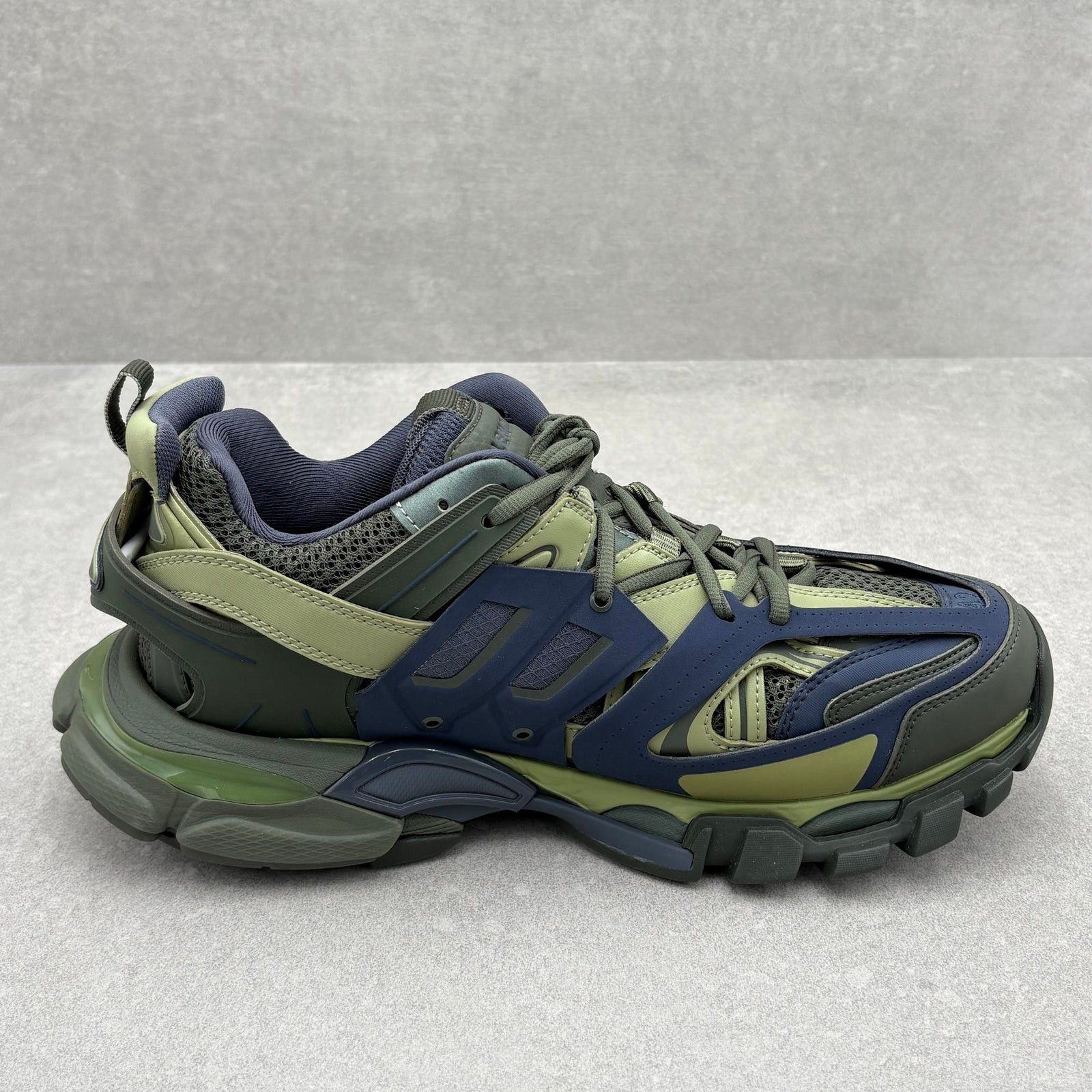 Balenciaga New! Balenciaga Track Sneaker ' Green Navy ' | 42 (9 US) Size US 9 / EU 42 - 9 Thumbnail