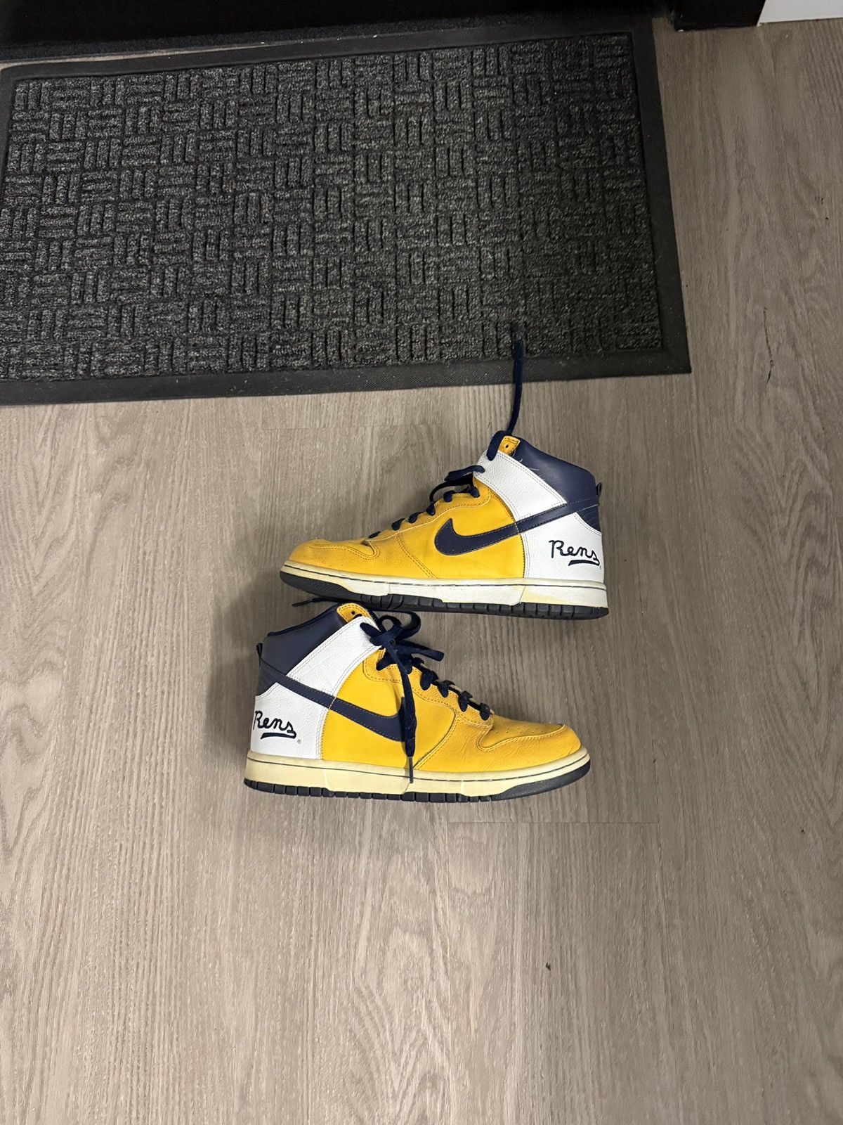 Nike 2006 NY Rens Nike Dunks Size US 9 / EU 42 - 2 Thumbnail